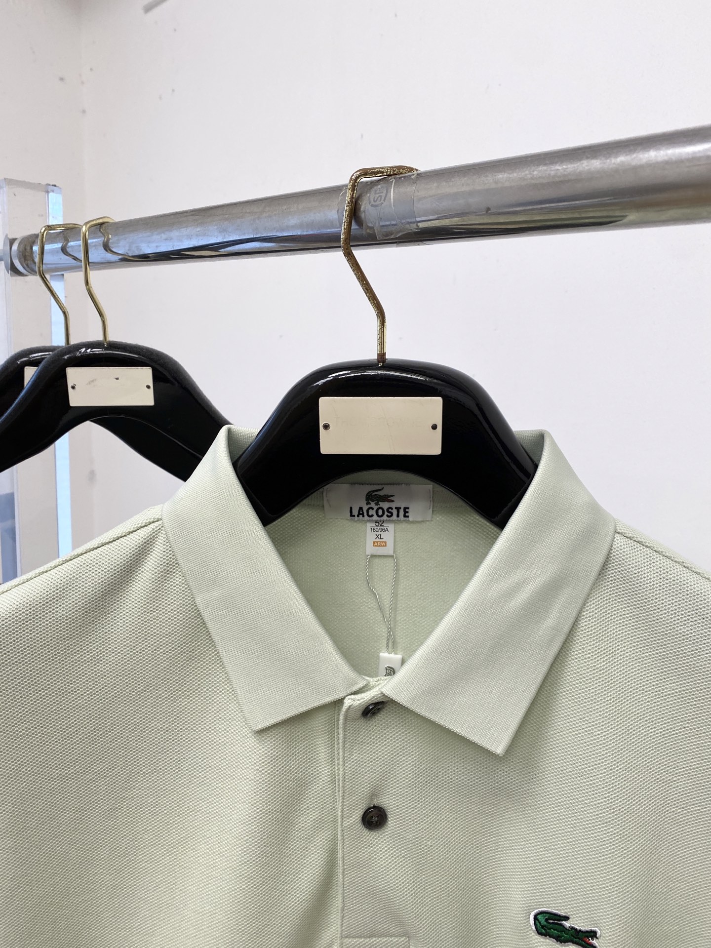 LACOSTE 时尚潮牌、2026新品短袖T恤，帅气时尚，胸前精致刺绣图案logo，简约百搭款。面料棉 