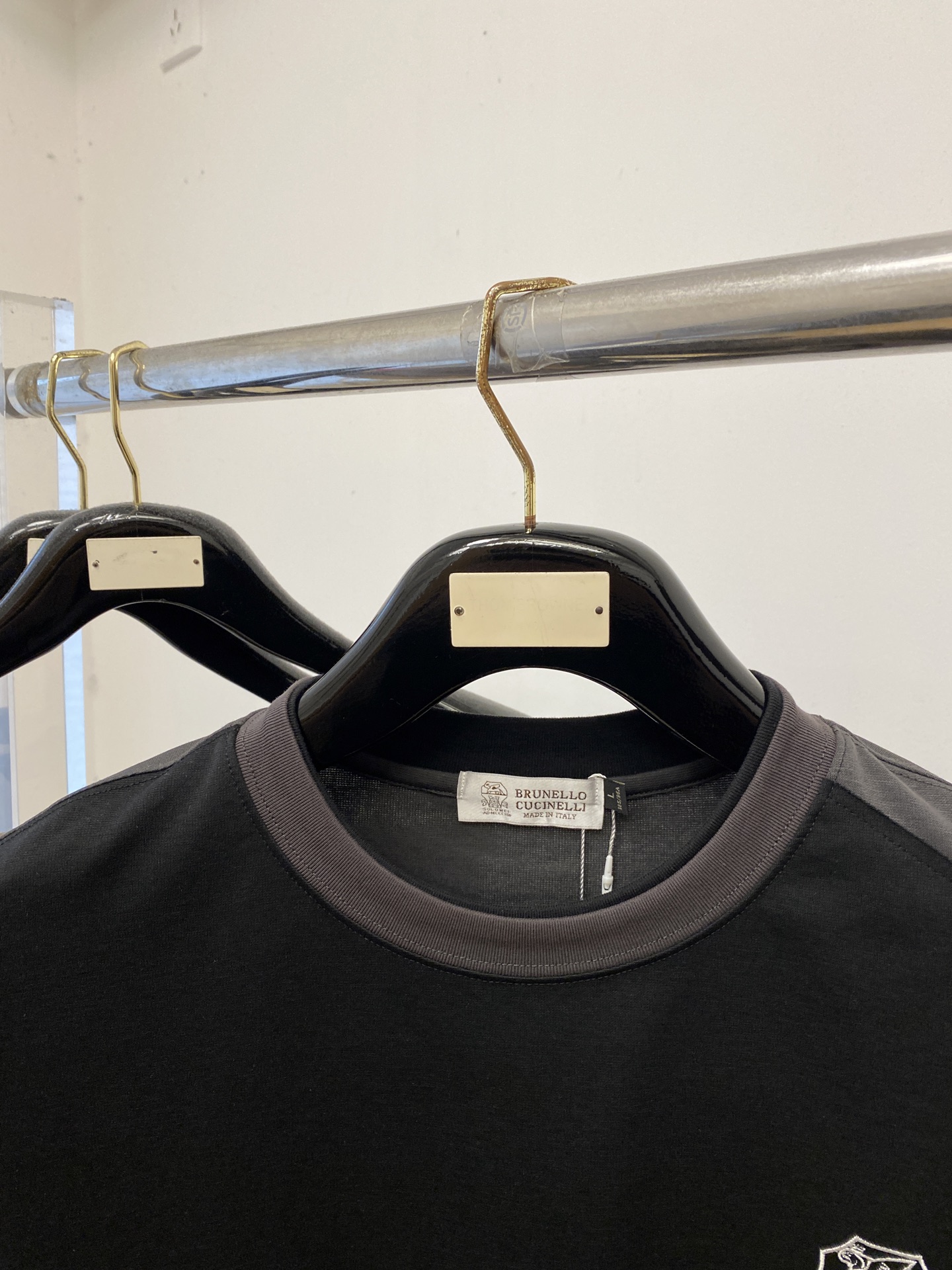 ￼ Brunello Cucinelli、2026新品短袖T恤，帅气时尚，胸前精致刺绣图案logo，简约