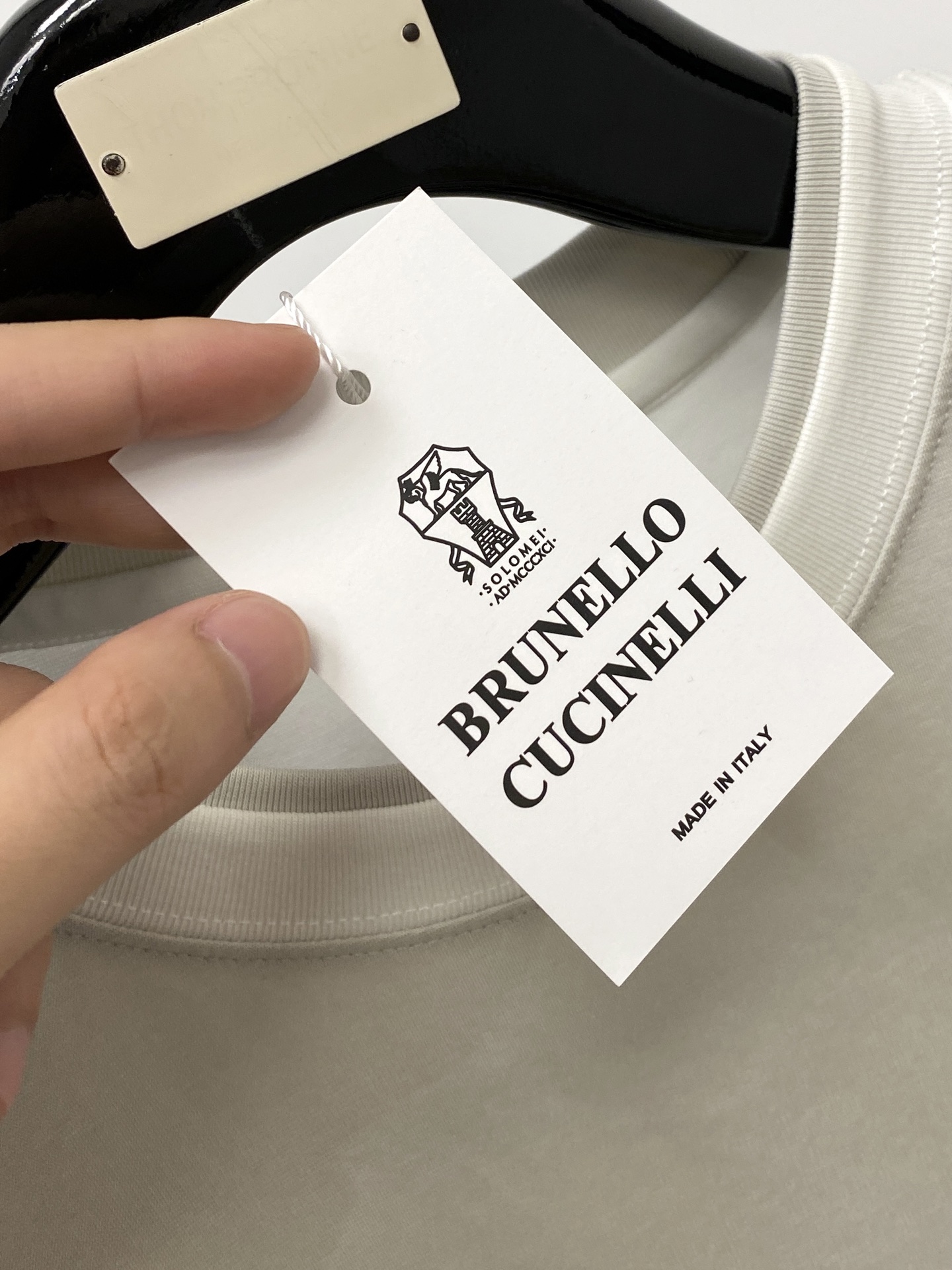 ￼ Brunello Cucinelli、2026新品短袖T恤，帅气时尚，胸前精致刺绣图案logo，简约