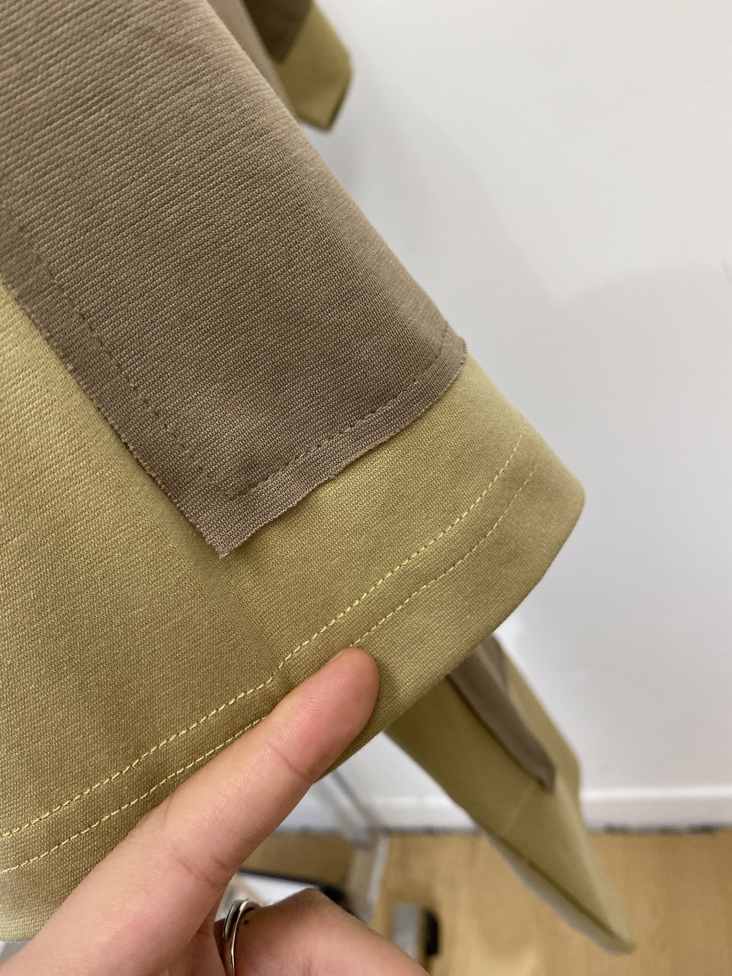 ￼ Brunello Cucinelli、2026新品短袖T恤，帅气时尚，胸前精致刺绣图案logo，简约