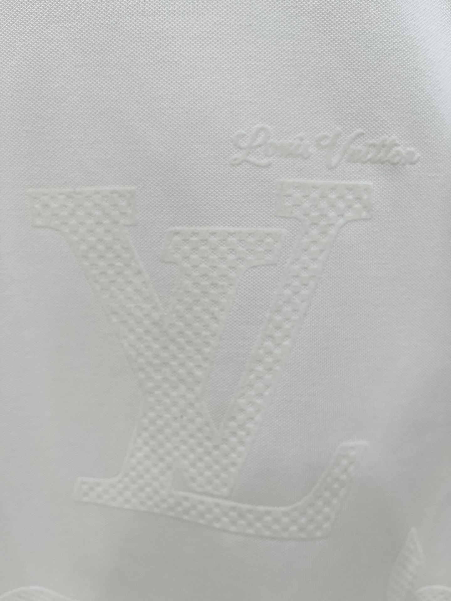 路易威登、2026新品短袖T恤，帅气时尚，顶级数码定位定织字母图案logo，简约百搭款。面料棉 不仅挺括