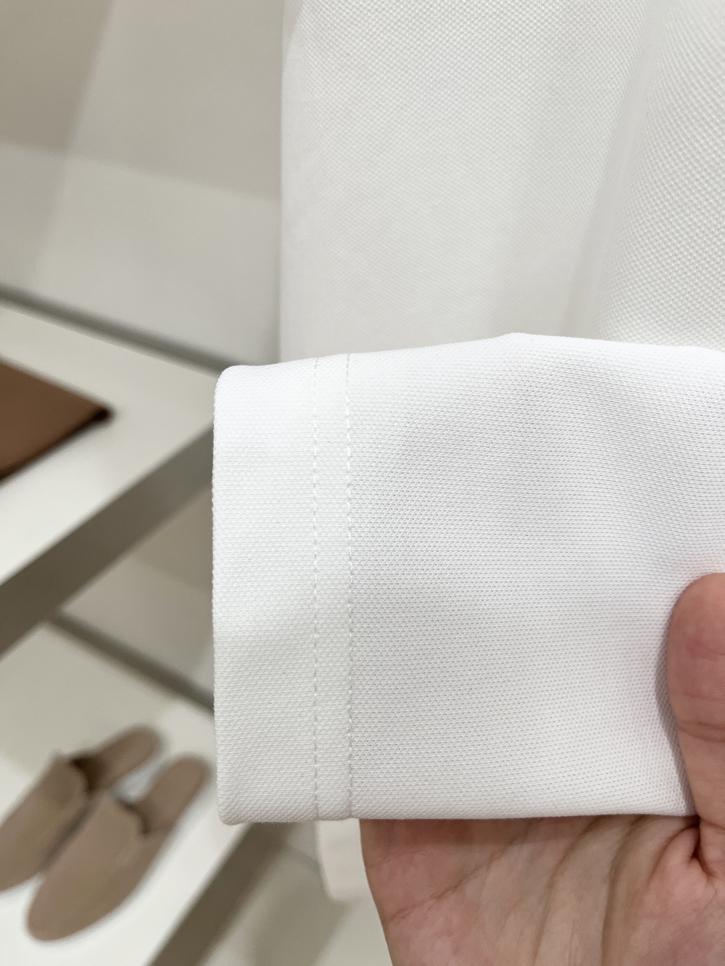 Loro piana、2026新品短袖T恤，帅气时尚，胸前精致刺绣图案logo，简约百搭款。面料棉 不仅