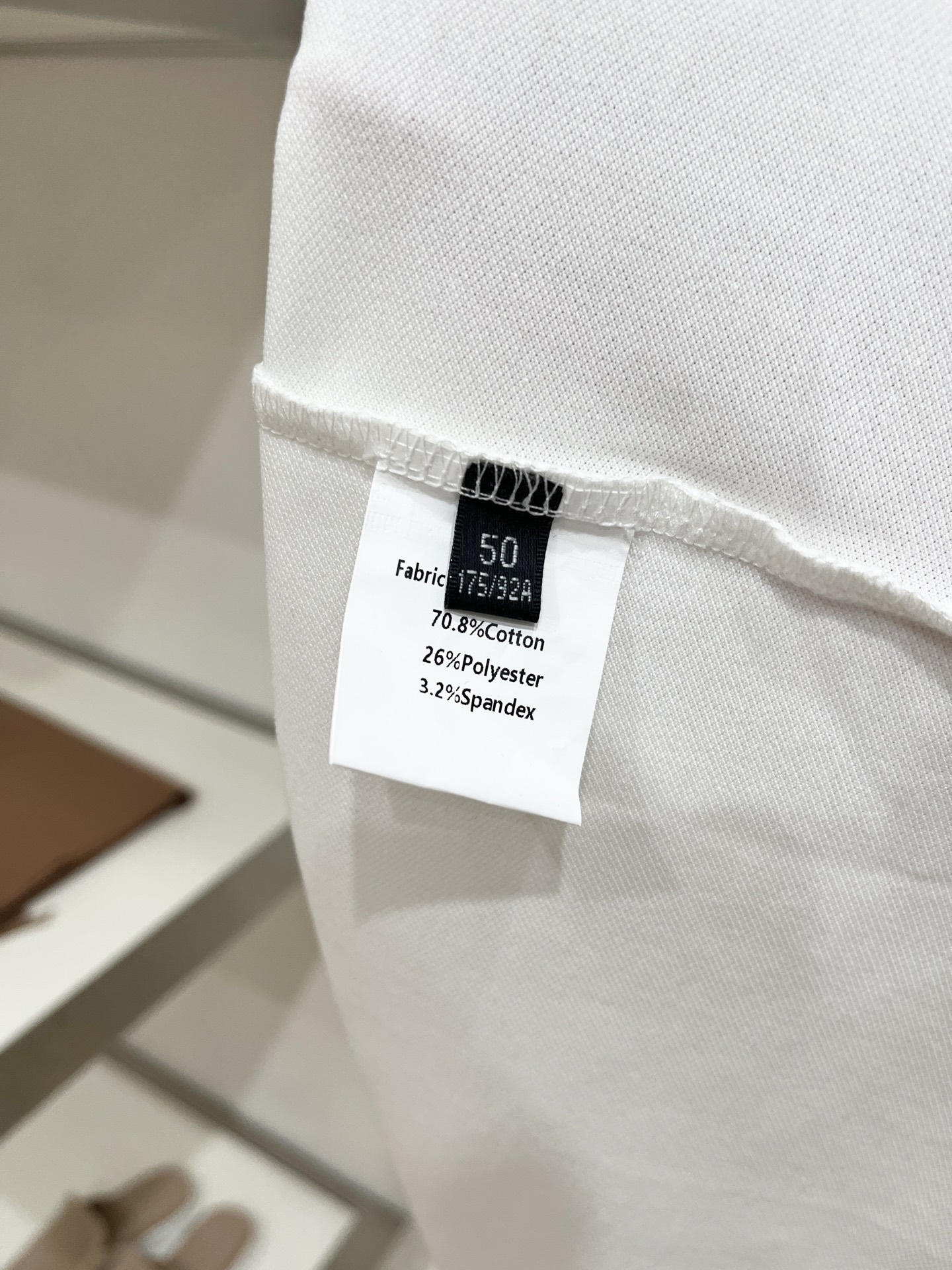 Loro piana、2026新品短袖T恤，帅气时尚，胸前精致刺绣图案logo，简约百搭款。面料棉 不仅
