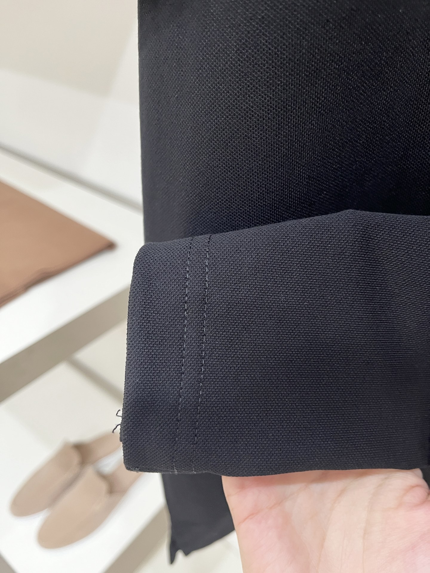 Loro piana、2026新品短袖T恤，帅气时尚，胸前精致刺绣图案logo，简约百搭款。面料棉 不仅