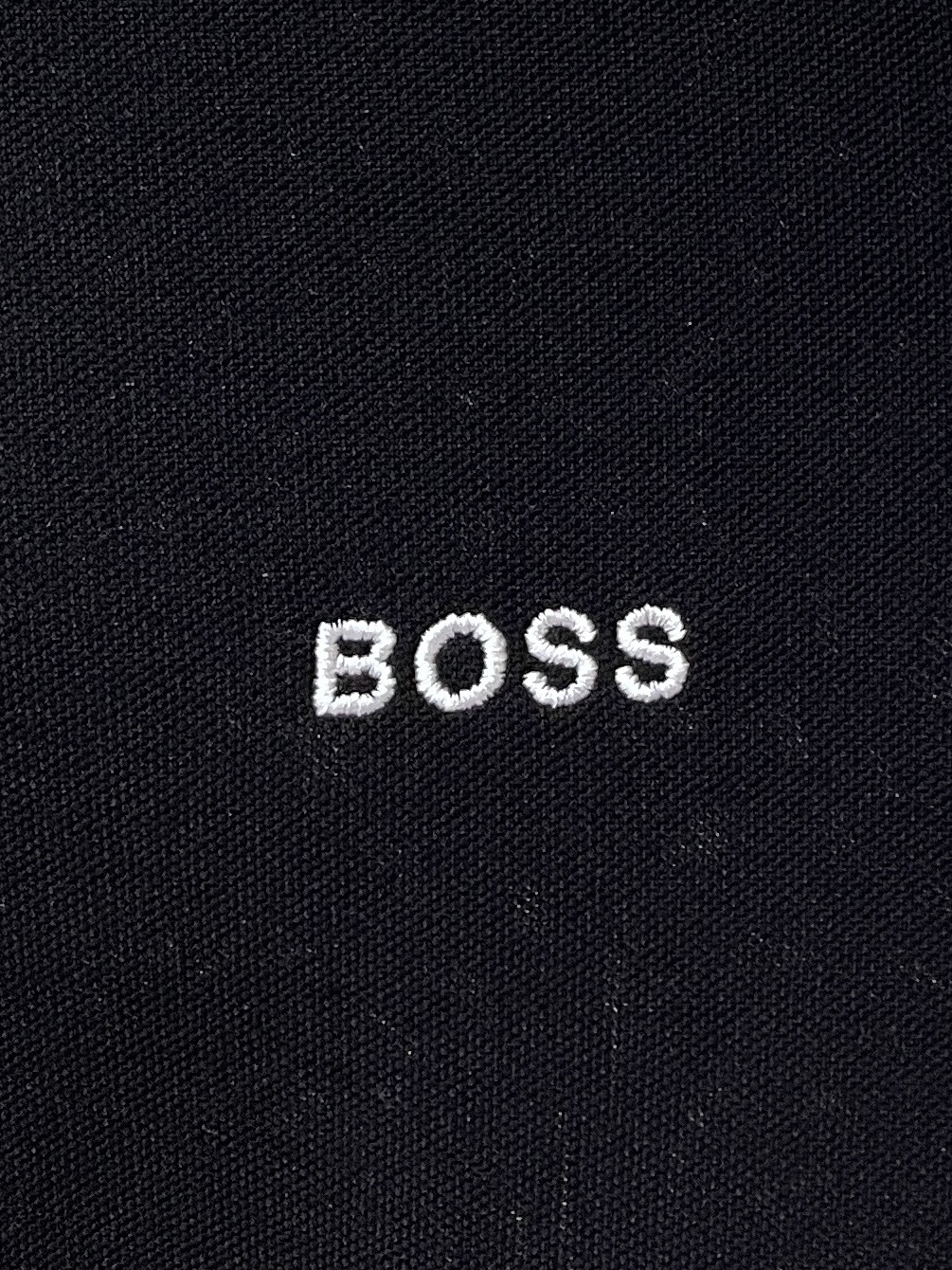 BOSS、2026新品短袖T恤，帅气时尚，简约百搭款。胸前精致刺绣字母logo，面料棉 不仅挺括，保持潮流的廓形，又穿着