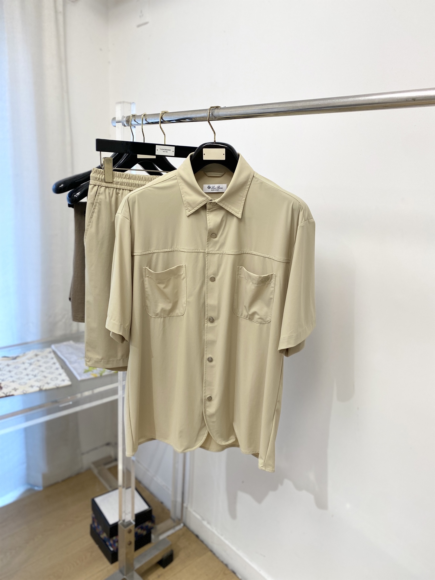 NO:928597,LP, 2026 latest product, fashionable casual suit, made of top-quality original fabrics, comfortable to wear, very good hygroscopicity and breathability, and super high color fastness!  It is very good whether worn inside or outside. Size M-3XL, loro piana,19860909LP、2026最新品,时尚休闲套装,顶级原版面料打造,穿着舒适,吸湿性透气性都非常良好,色牢度超高！无论内搭还是外穿都非常出彩码数M-3XL,,loro piana,,Men's clothing