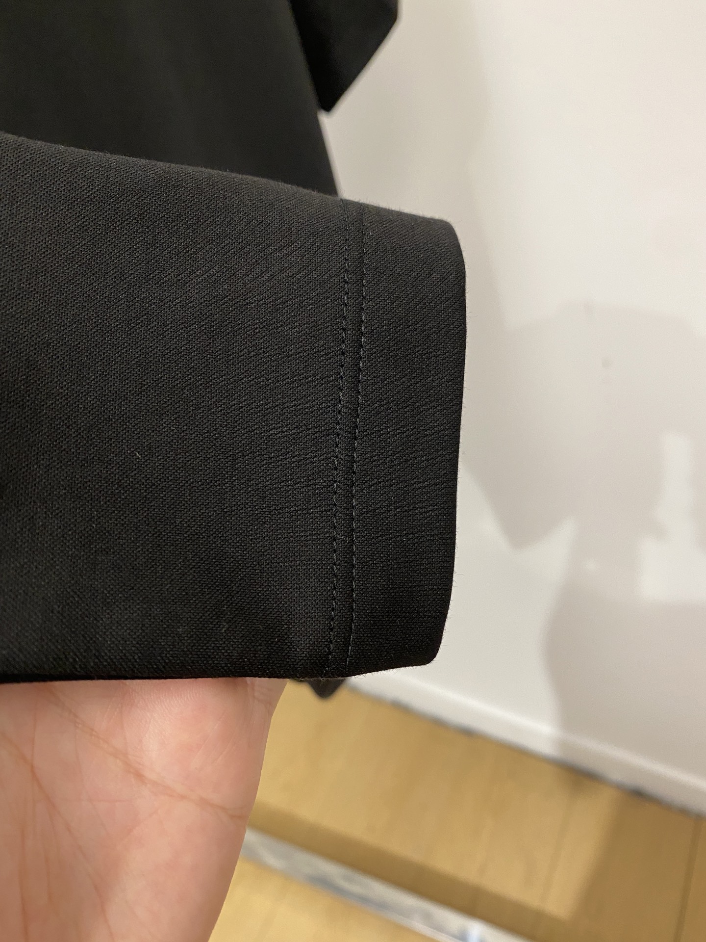 Loro piana、2026新品短袖T恤，帅气时尚，胸前精致刺绣图案字母logo，简约百搭款。面料棉 