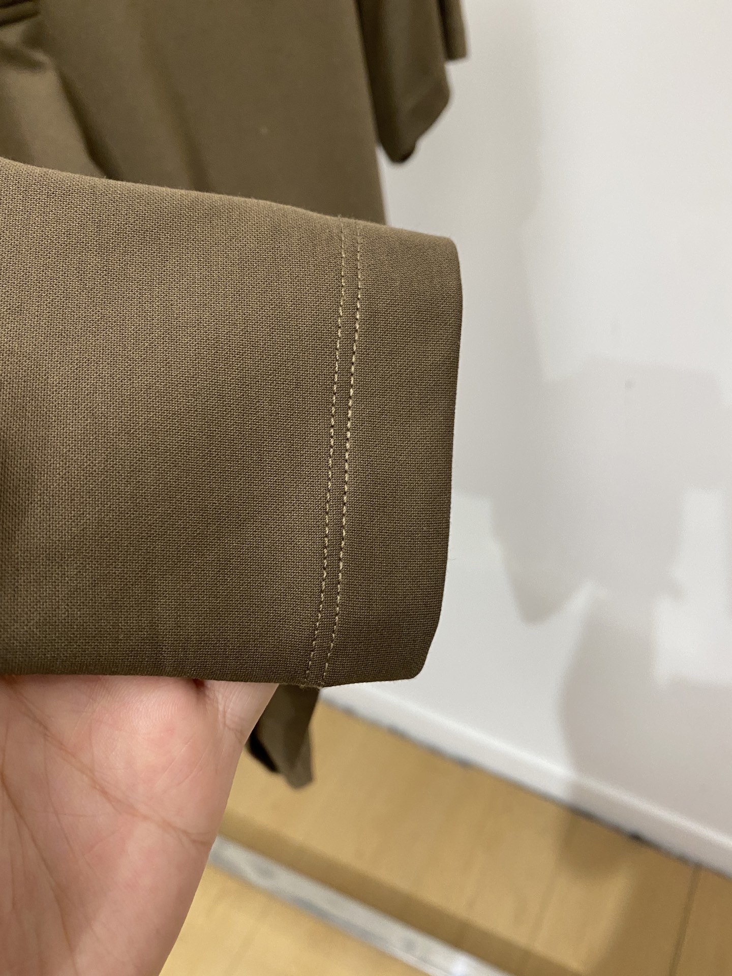 Loro piana、2026新品短袖T恤，帅气时尚，胸前精致刺绣图案字母logo，简约百搭款。面料棉 