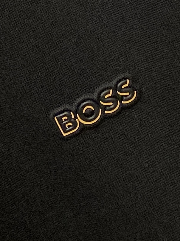 BOSS、2026新品短袖T恤，帅气时尚，胸前设计凹凸印胶字母logo，简约百搭款。面料棉 不仅挺括，保