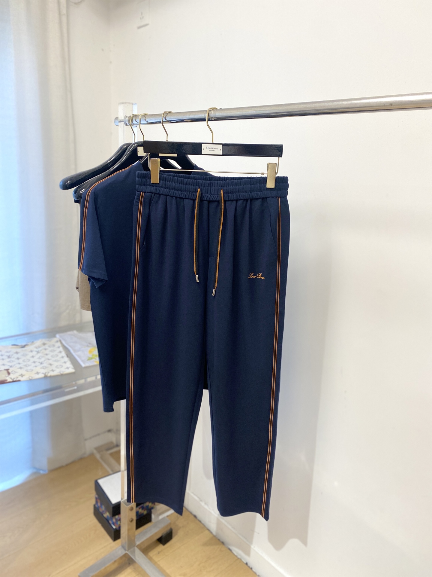 ￼ Loro piana、2026最新品，时尚休闲套装，顶级原版面料打造，穿着舒适，吸湿性透气性都非常良