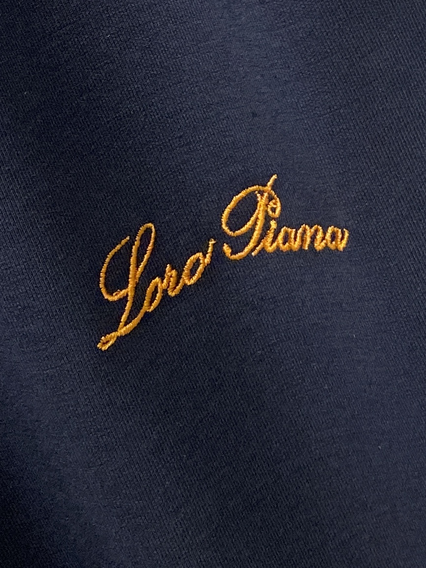 ￼ Loro piana、2026最新品，时尚休闲套装，顶级原版面料打造，穿着舒适，吸湿性透气性都非常良