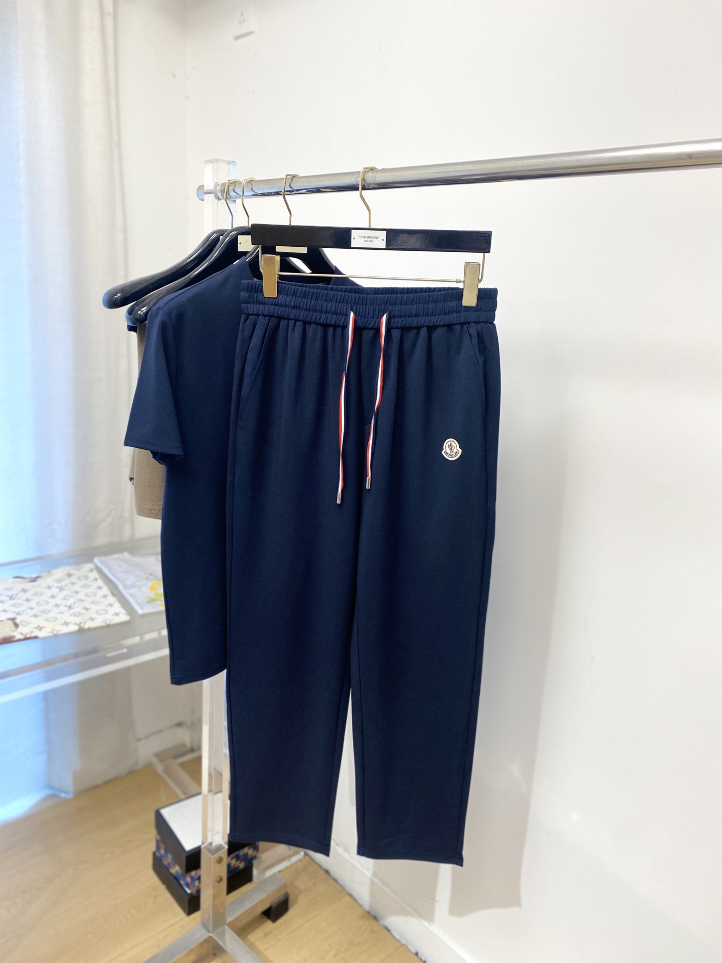 蒙口、2026最新品，时尚休闲套装，顶级原版面料打造，穿着舒适，吸湿性透气性都非常良好，色牢度超高！无论