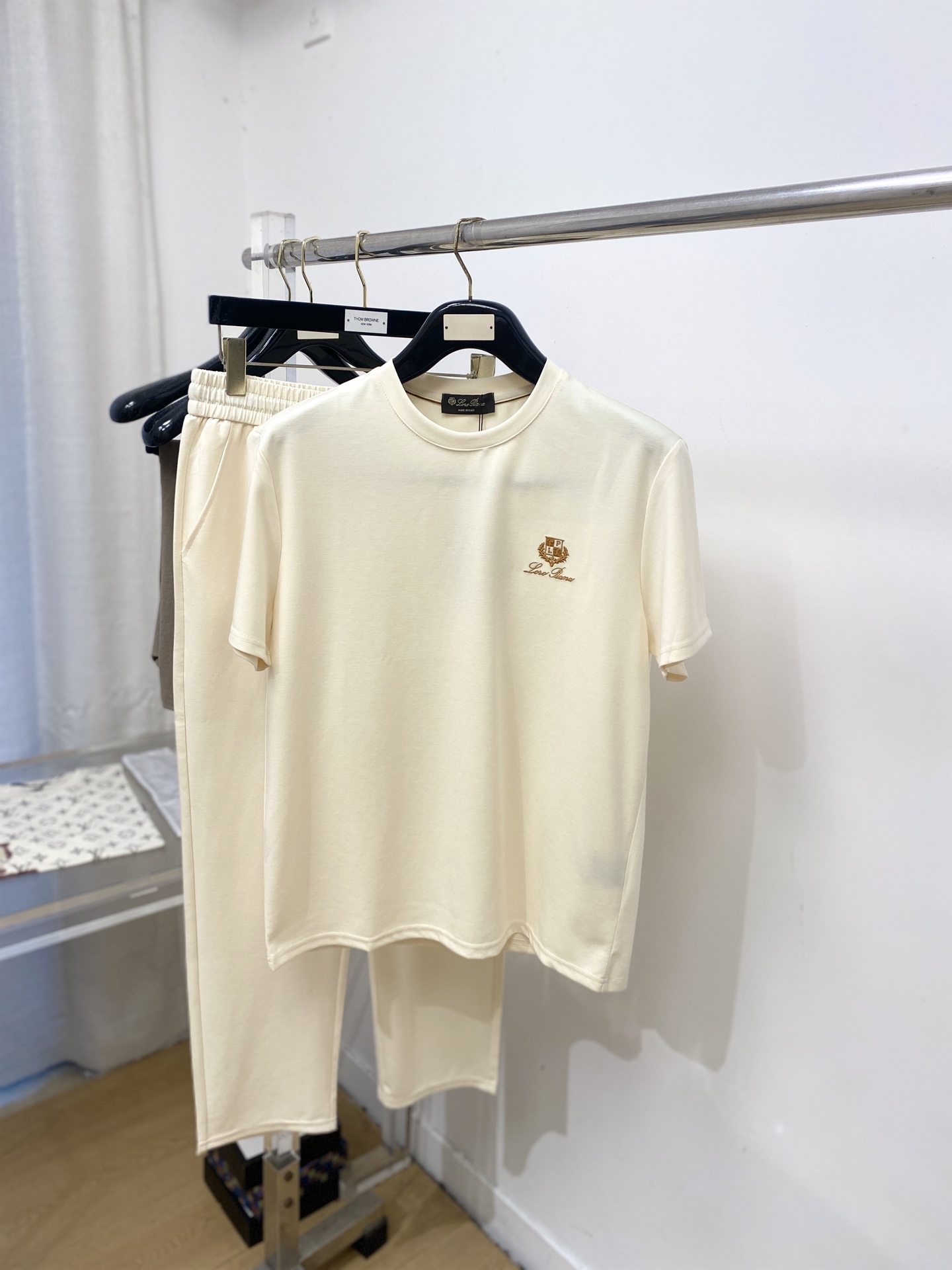 Loro piana、2026最新品，时尚休闲套装，顶级原版面料打造，穿着舒适，吸湿性透气性都非常良好，