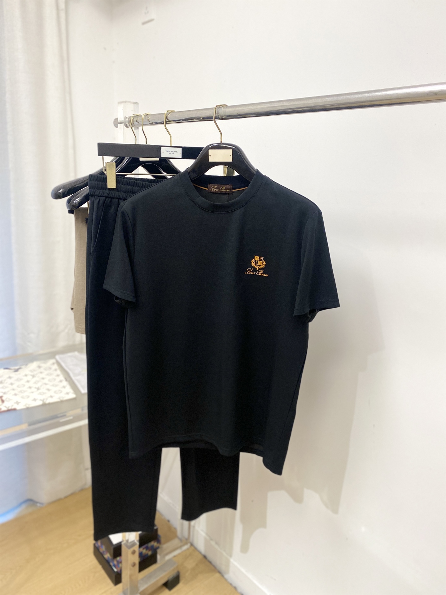 Loro piana、2026最新品，时尚休闲套装，顶级原版面料打造，穿着舒适，吸湿性透气性都非常良好，