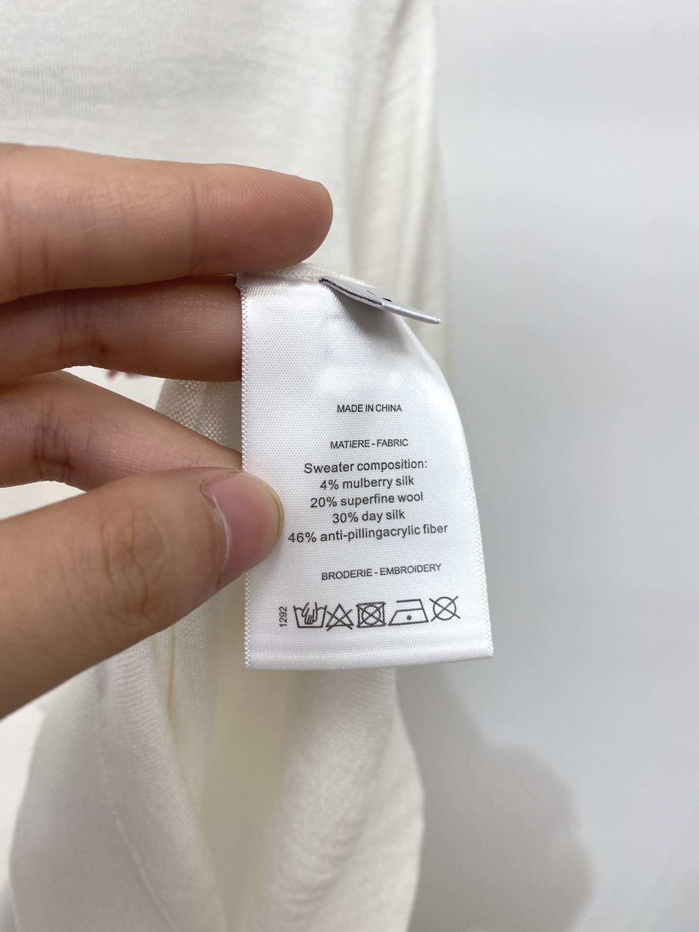 Brunello Cucinelli、2026新品短袖T恤，帅气时尚，简约百搭款。胸前精致刺绣图案log