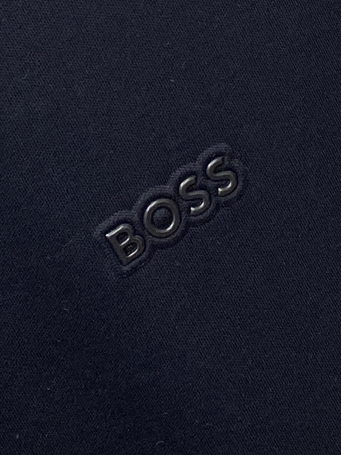 BOSS、2026新品短袖T恤，帅气时尚，简约百搭款。胸前顶级凹凸印胶字母logo，面料棉 不仅挺括，保