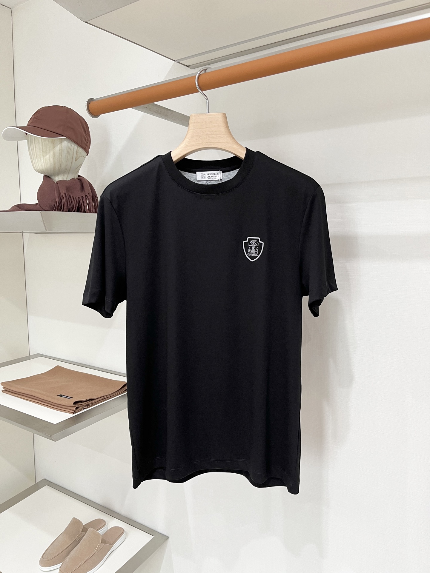 Brunello Cucinelli、2026新品短袖T恤，帅气时尚，胸前精致刺绣图案logo，简约百搭