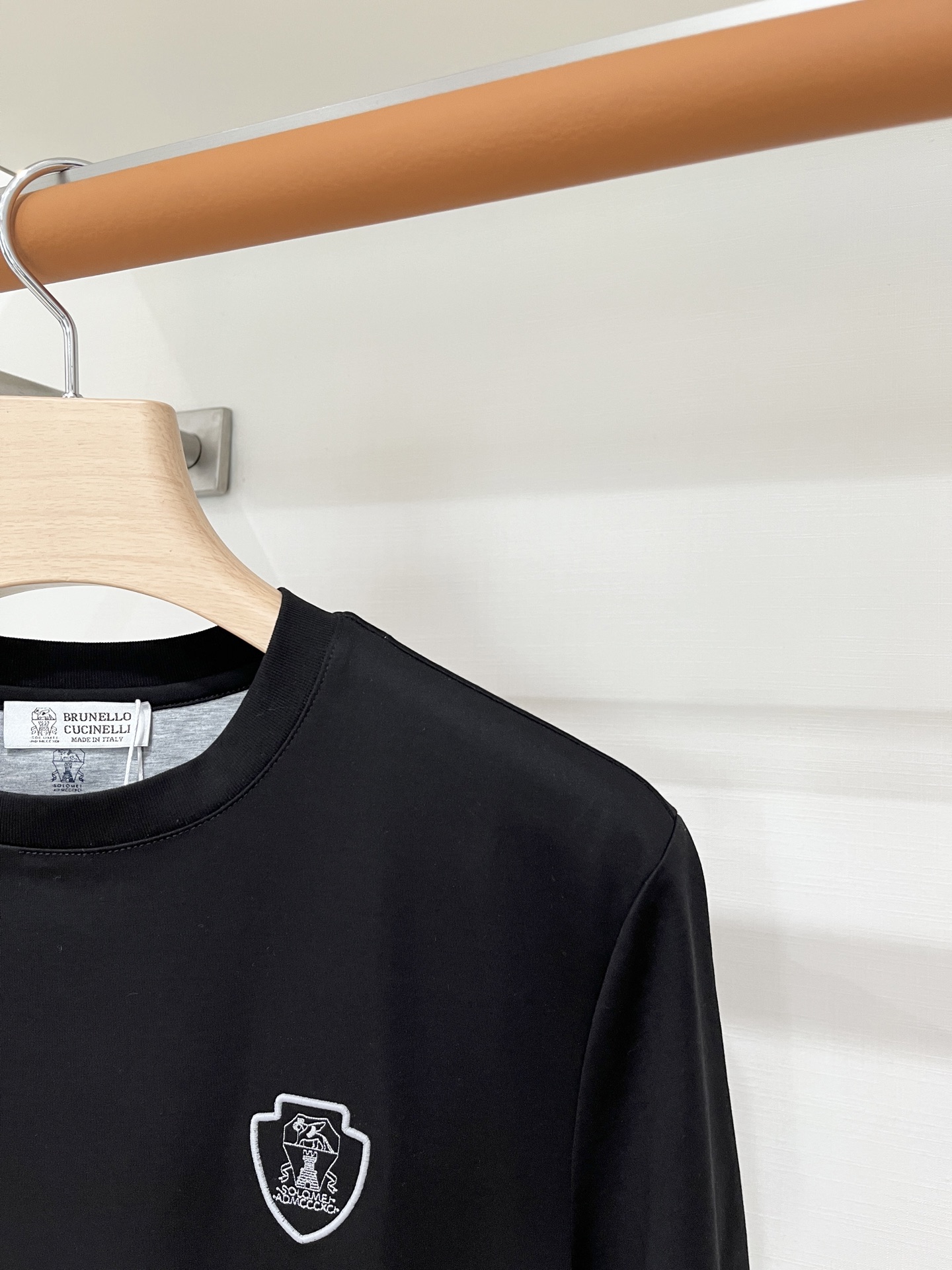 Brunello Cucinelli、2026新品短袖T恤，帅气时尚，胸前精致刺绣图案logo，简约百搭