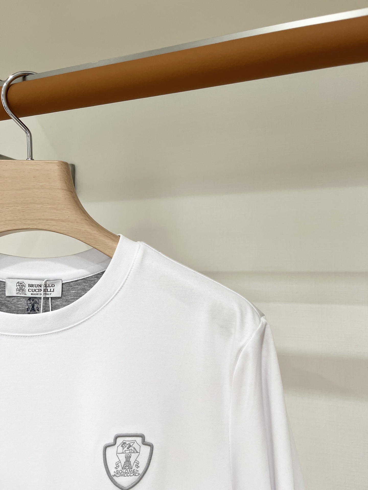 Brunello Cucinelli、2026新品短袖T恤，帅气时尚，胸前精致刺绣图案logo，简约百搭