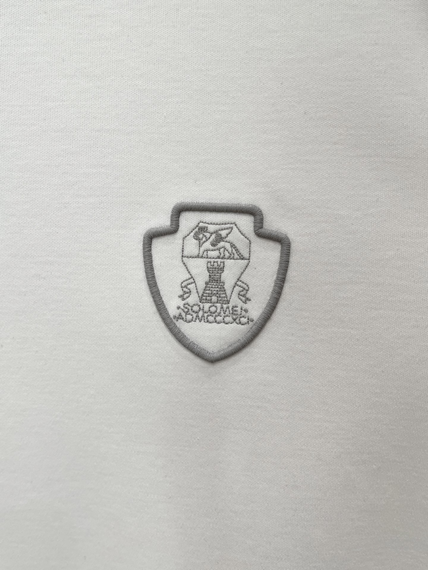 Brunello Cucinelli、2026新品短袖T恤，帅气时尚，胸前精致刺绣图案logo，简约百搭