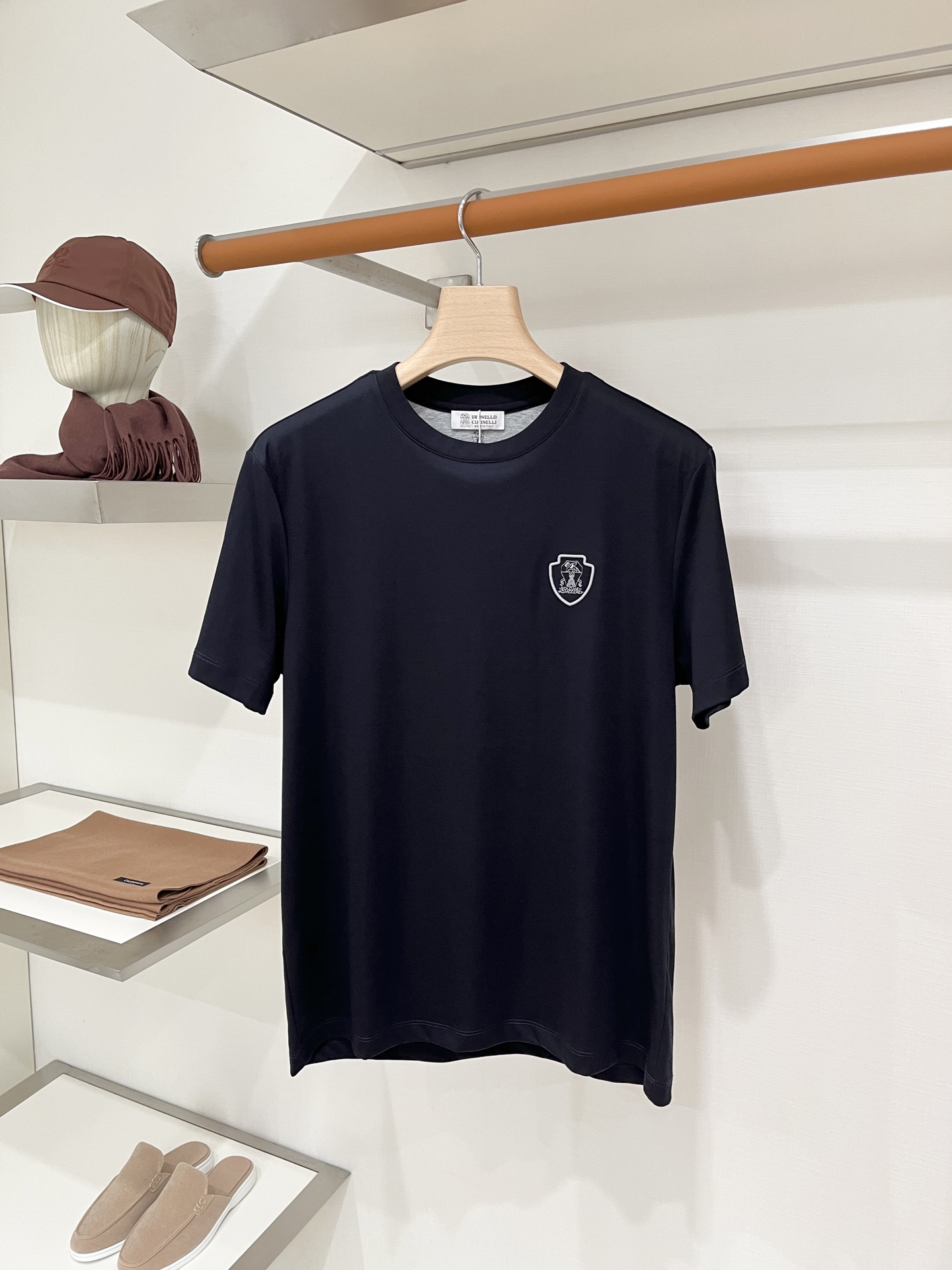 Brunello Cucinelli、2026新品短袖T恤，帅气时尚，胸前精致刺绣图案logo，简约百搭