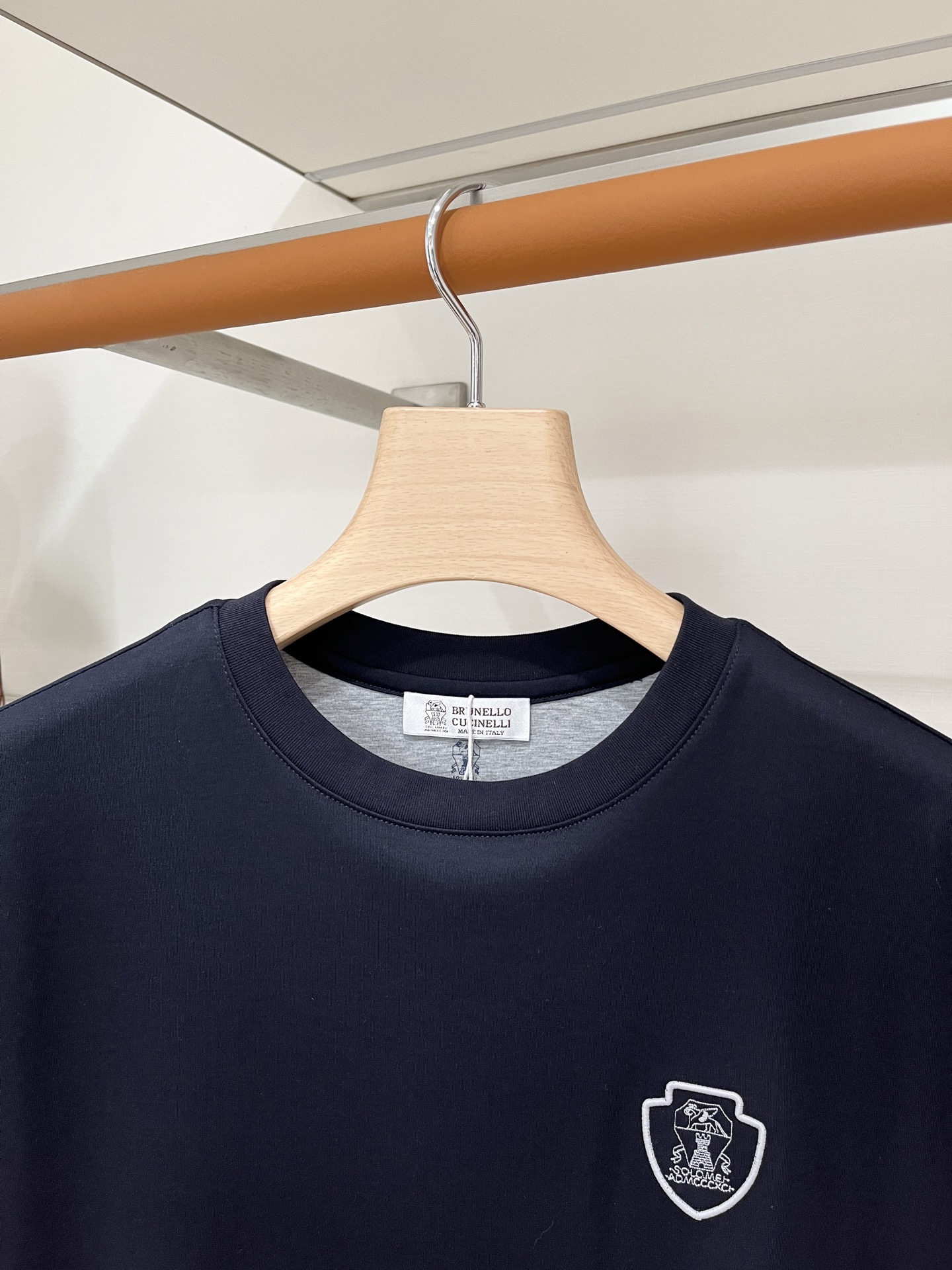 Brunello Cucinelli、2026新品短袖T恤，帅气时尚，胸前精致刺绣图案logo，简约百搭