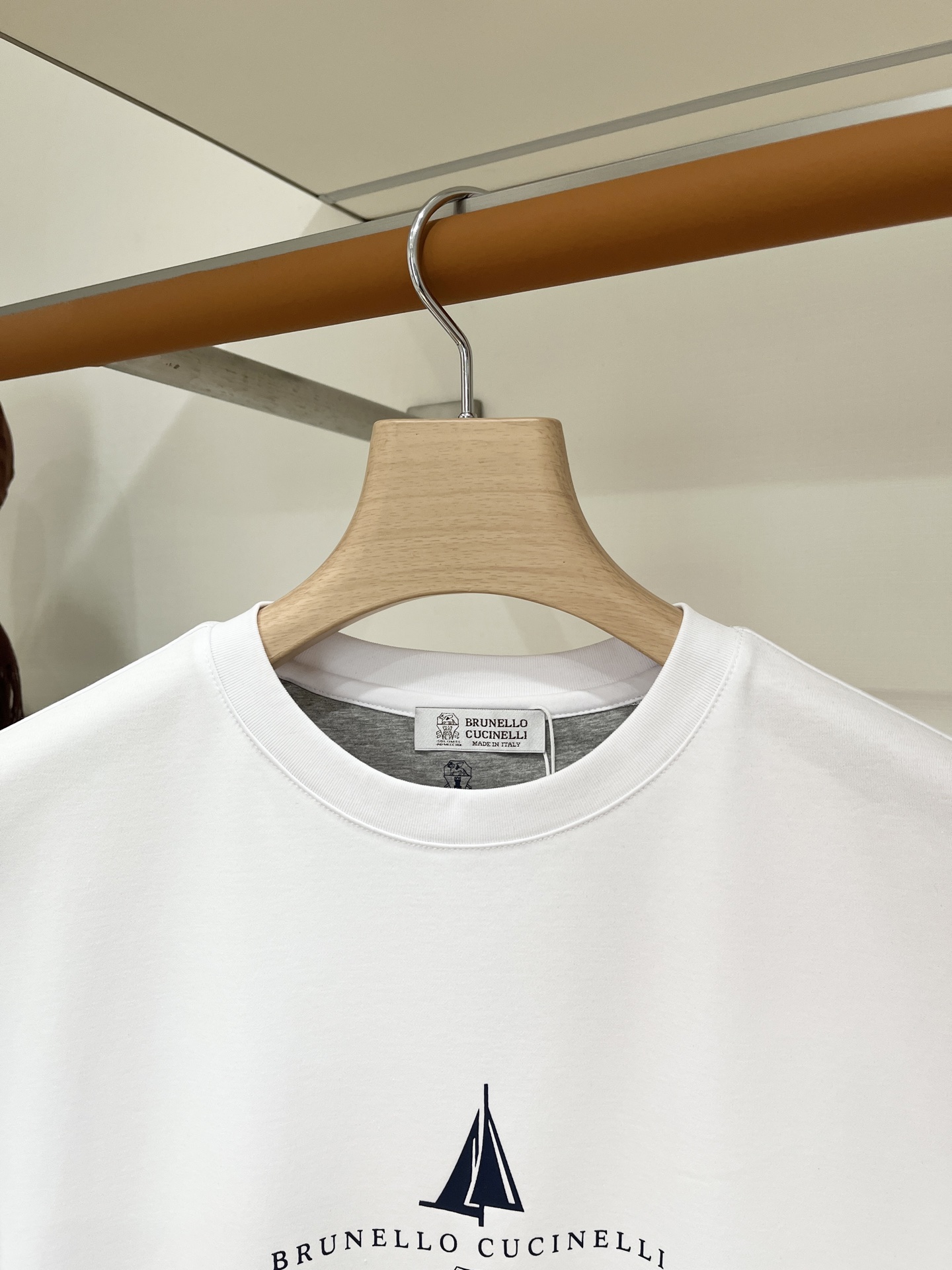 Brunello Cucinelli、2026新品短袖T恤，帅气时尚，胸前精致刺绣图案logo，简约百搭