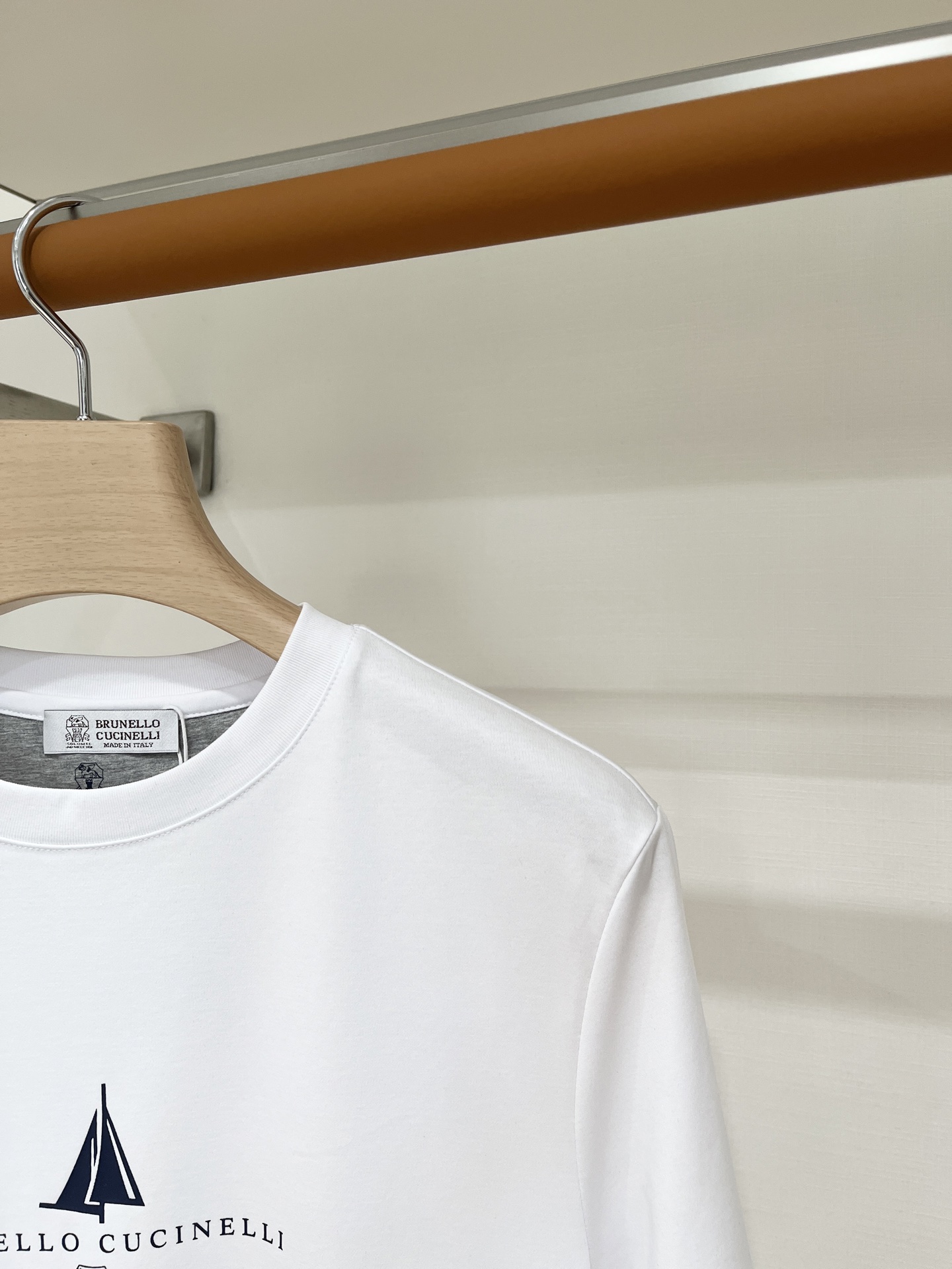 Brunello Cucinelli、2026新品短袖T恤，帅气时尚，胸前精致刺绣图案logo，简约百搭