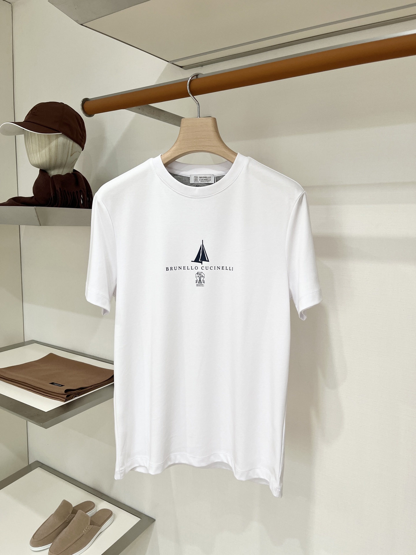 Brunello Cucinelli、2026新品短袖T恤，帅气时尚，胸前精致刺绣图案logo，简约百搭