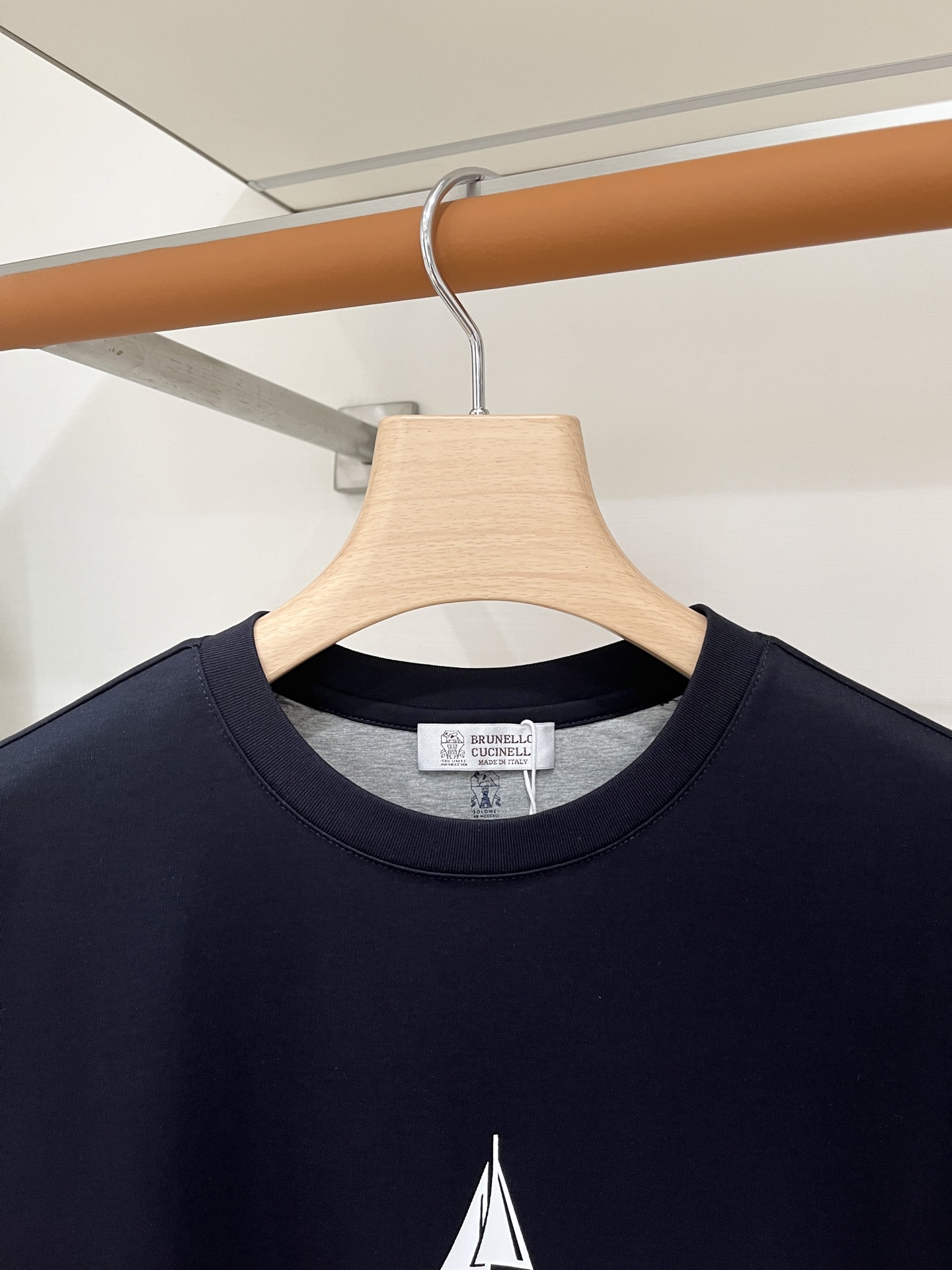 Brunello Cucinelli、2026新品短袖T恤，帅气时尚，胸前精致刺绣图案logo，简约百搭