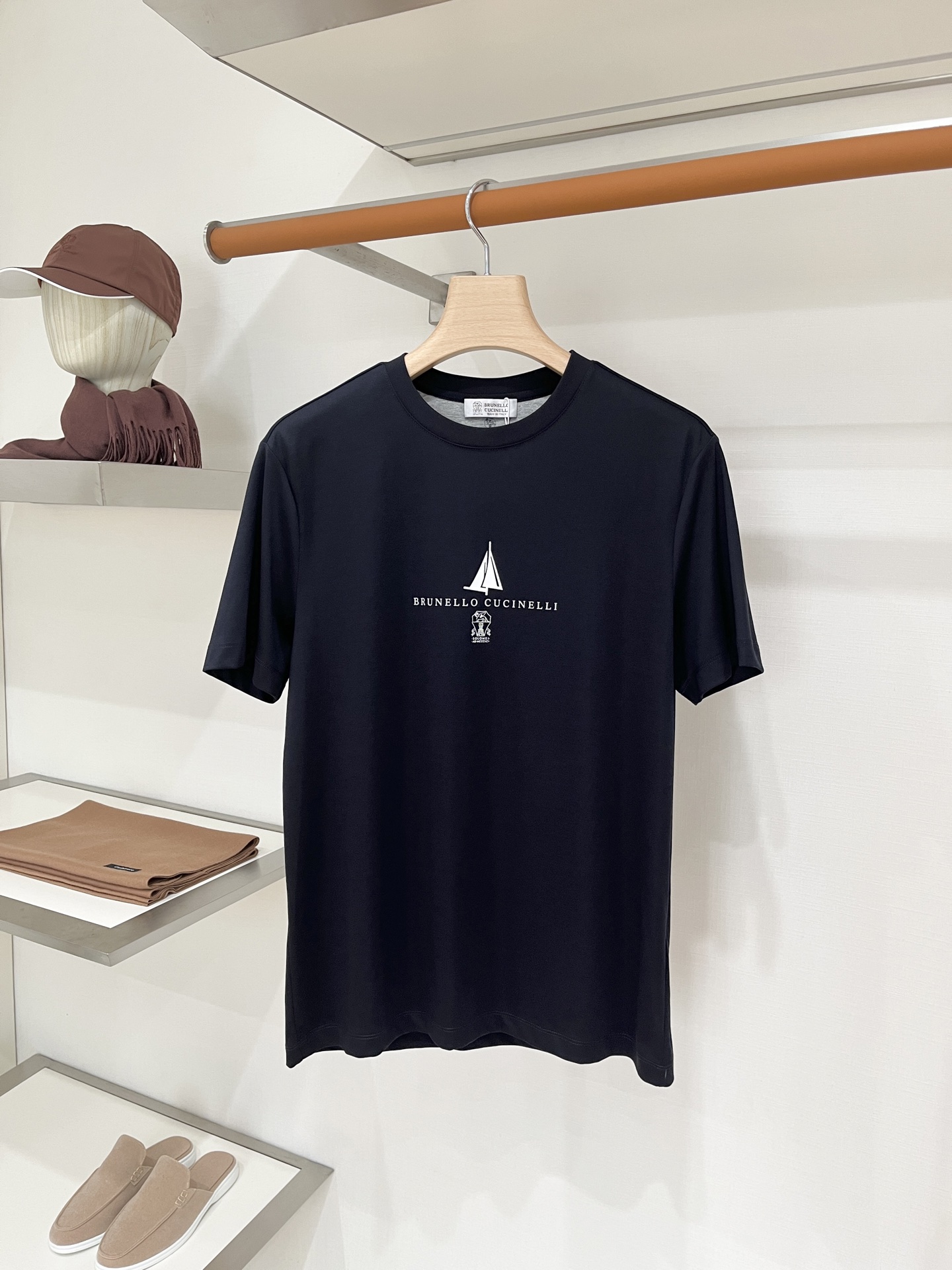 Brunello Cucinelli、2026新品短袖T恤，帅气时尚，胸前精致刺绣图案logo，简约百搭