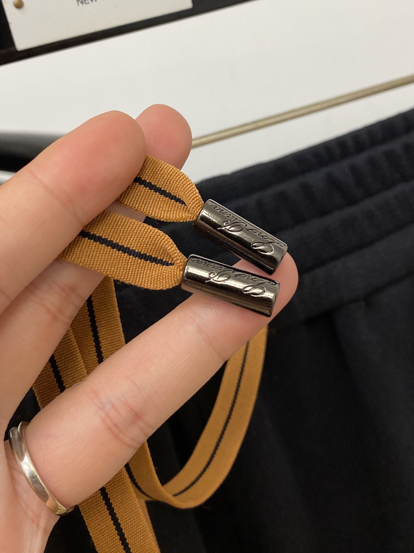 Loro piana、2026爆款休闲短裤 高弹显瘦必爆简约百搭爆款，做工精细，每一针都看得到用心，超多
