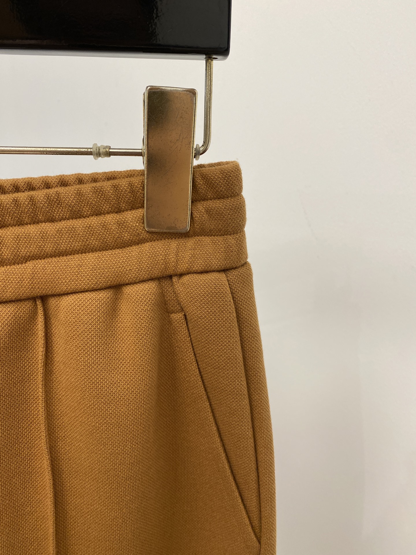 Loro piana、2026爆款休闲短裤 高弹显瘦必爆简约百搭爆款，做工精细，每一针都看得到用心，超多