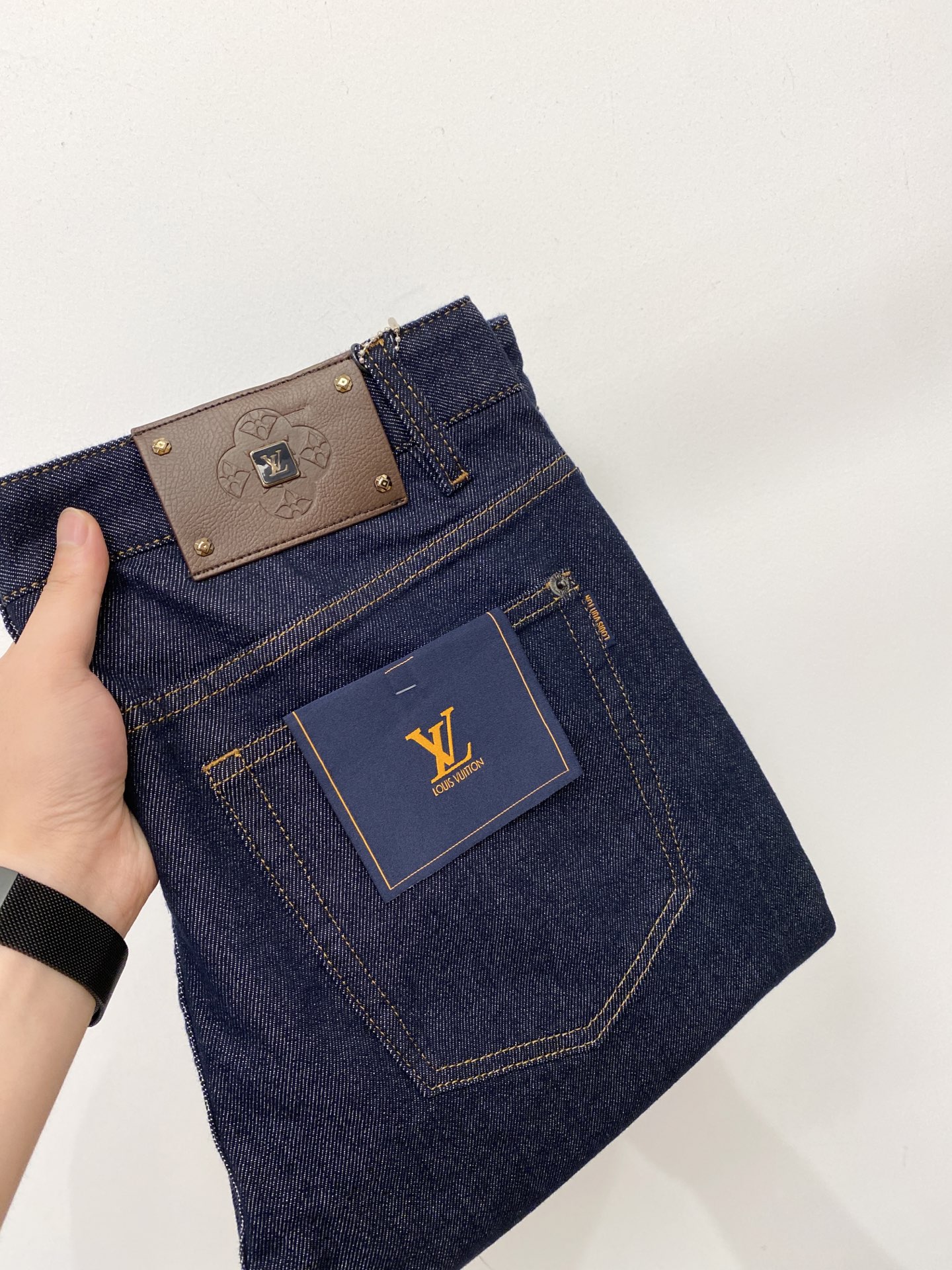 LV、2026最新品，专柜同步有售，原单狠货，水洗休闲牛仔裤，进口原版水洗弹力面料，舒适有弹性，原版五金