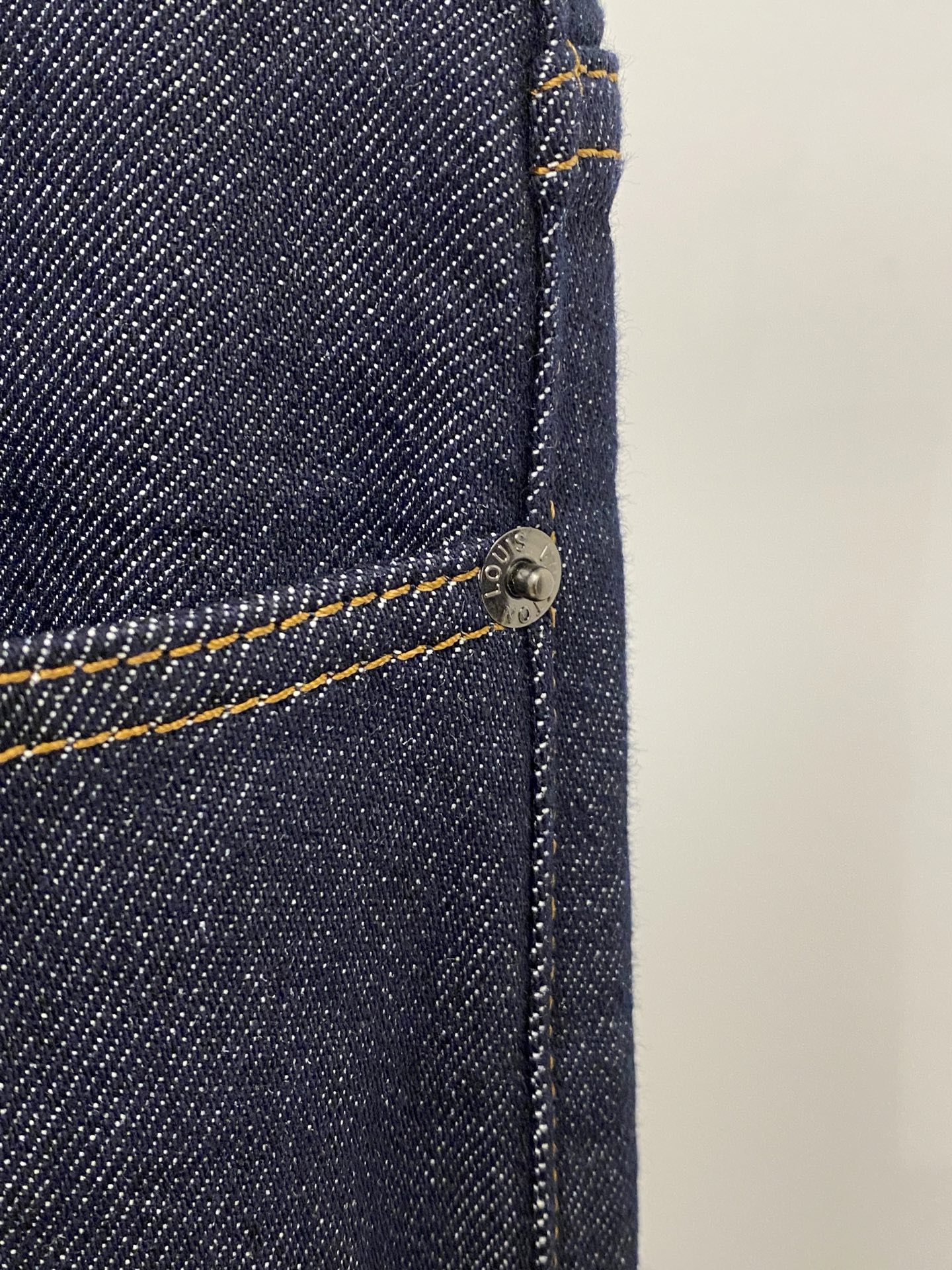 LV、2026最新品，专柜同步有售，原单狠货，水洗休闲牛仔裤，进口原版水洗弹力面料，舒适有弹性，原版五金