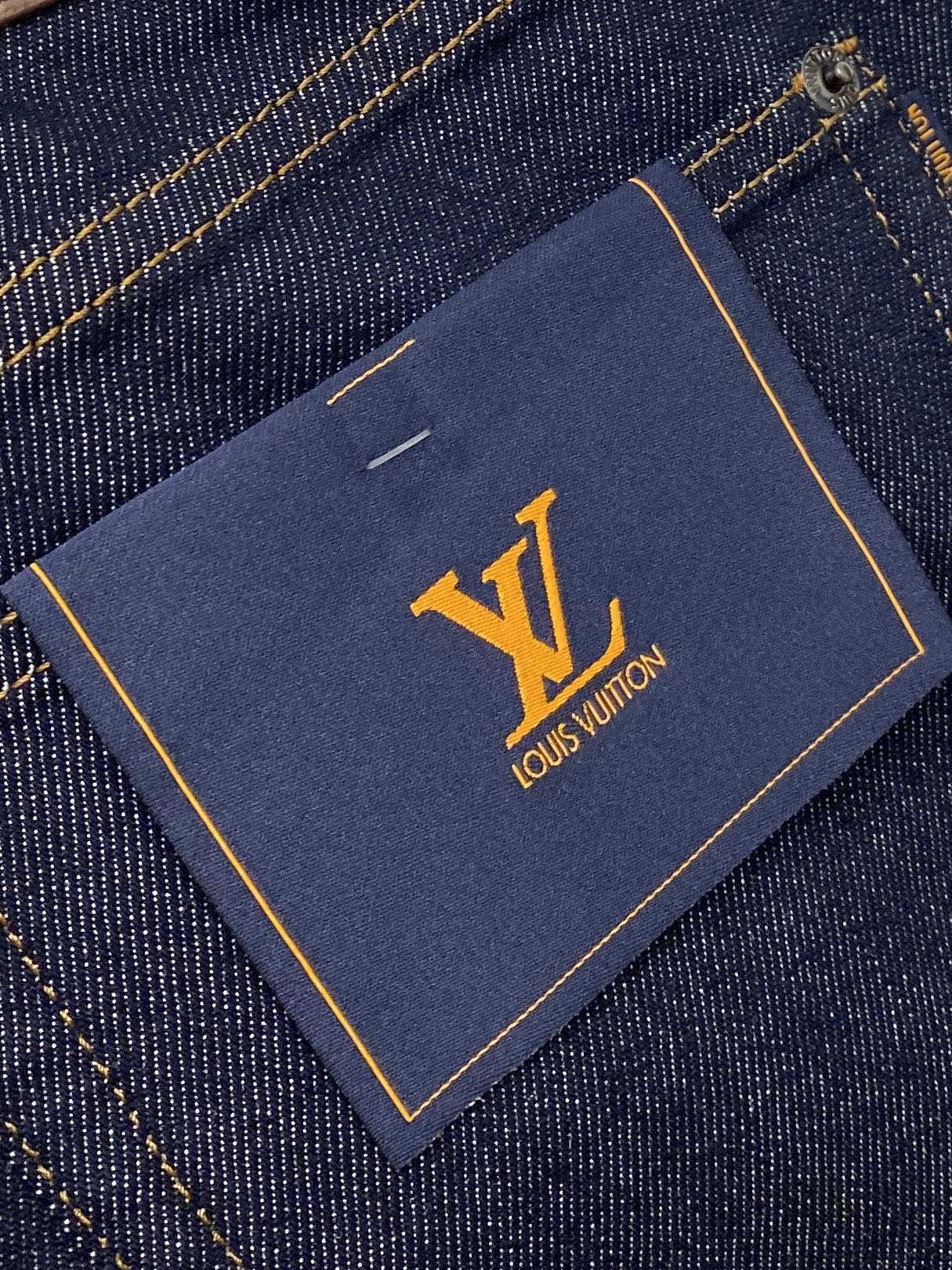 LV、2026最新品，专柜同步有售，原单狠货，水洗休闲牛仔裤，进口原版水洗弹力面料，舒适有弹性，原版五金