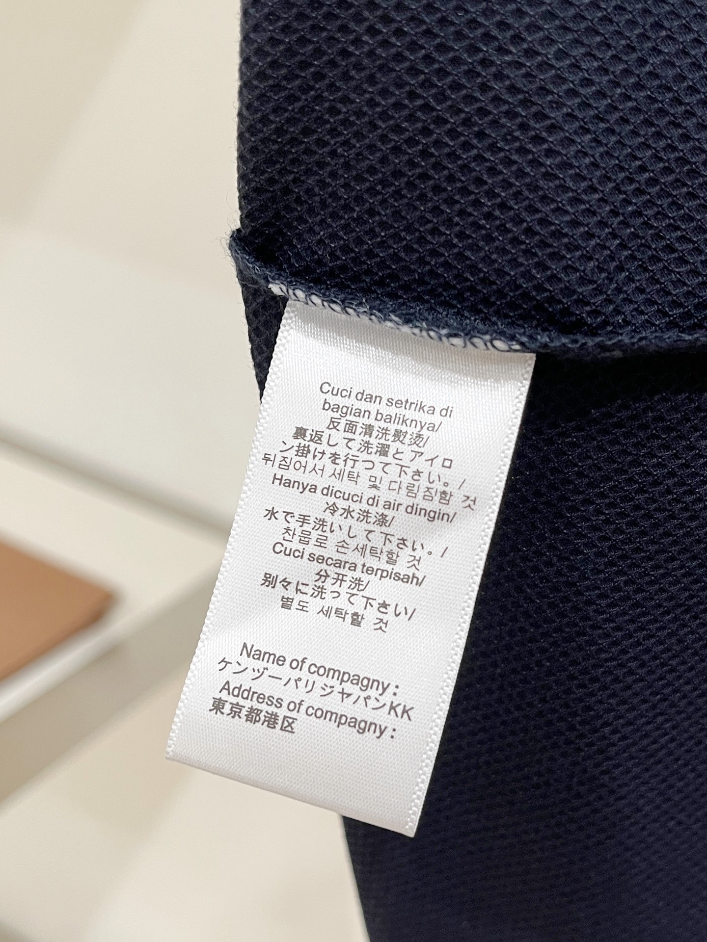 Loro Piana、2026新品短袖T恤，帅气时尚，胸前精致刺绣图案字母logo，简约百搭款。面料棉 不仅挺括，保持潮