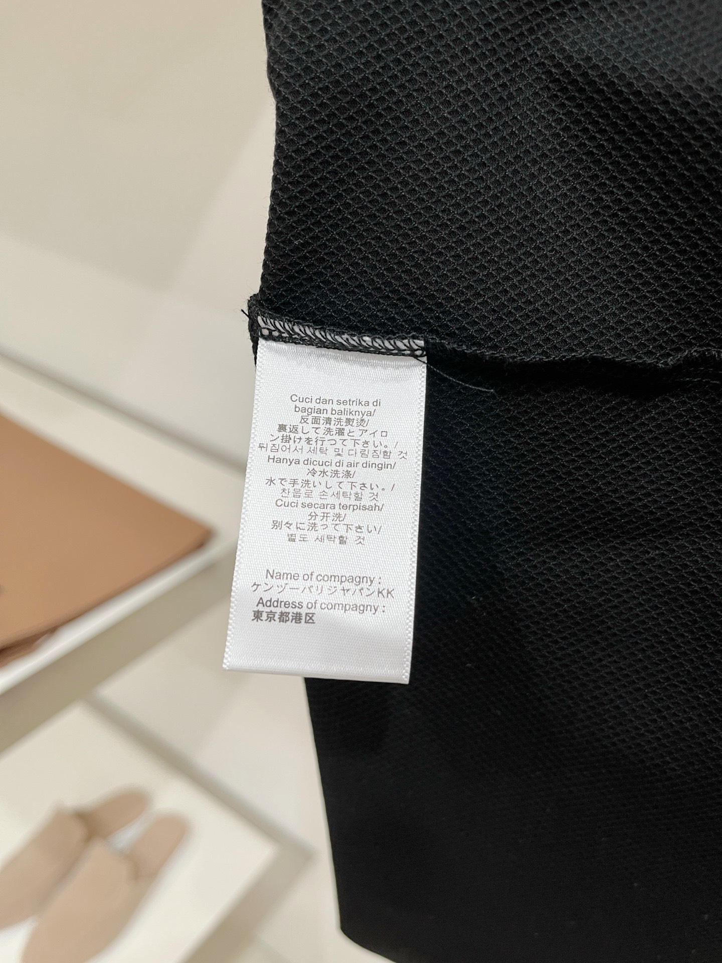 Loro Piana、2026新品短袖T恤，帅气时尚，胸前精致刺绣图案字母logo，简约百搭款。面料棉 不仅挺括，保持潮