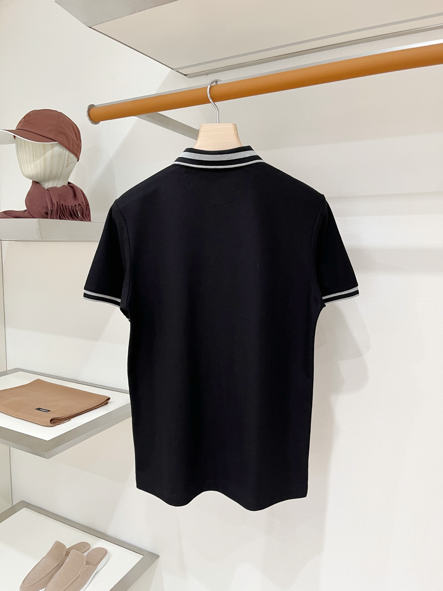Brunello Cucinelli、2026新品短袖T恤，帅气时尚，胸前精致刺绣图案logo，简约百搭款。面料棉 不仅