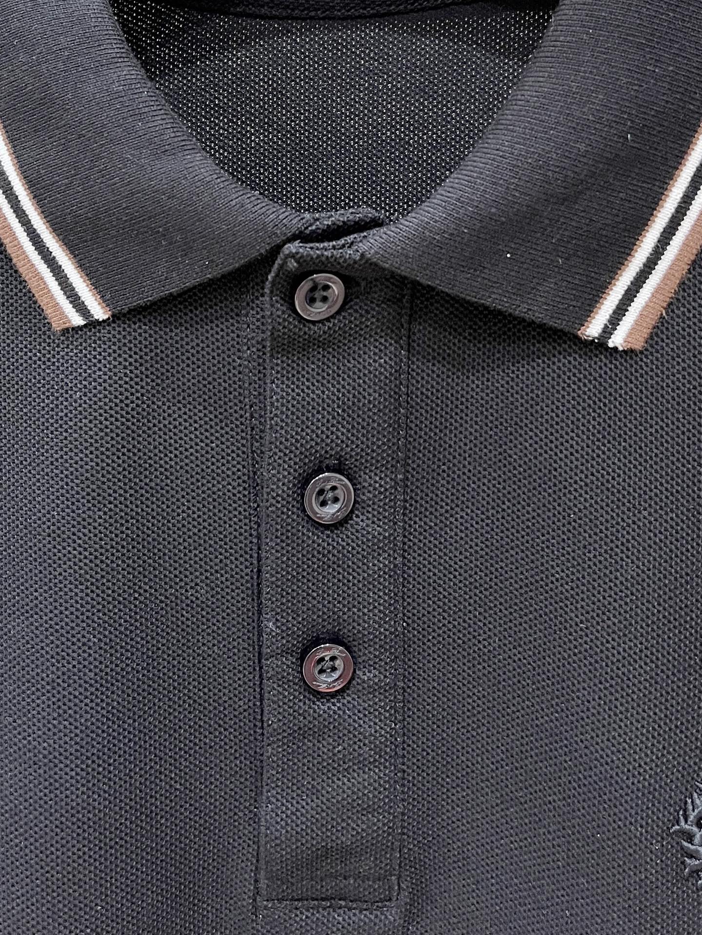 Loro Piana、2026新品短袖T恤，帅气时尚，胸前精致刺绣图案字母logo，简约百搭款。面料棉 不仅挺括，保持潮