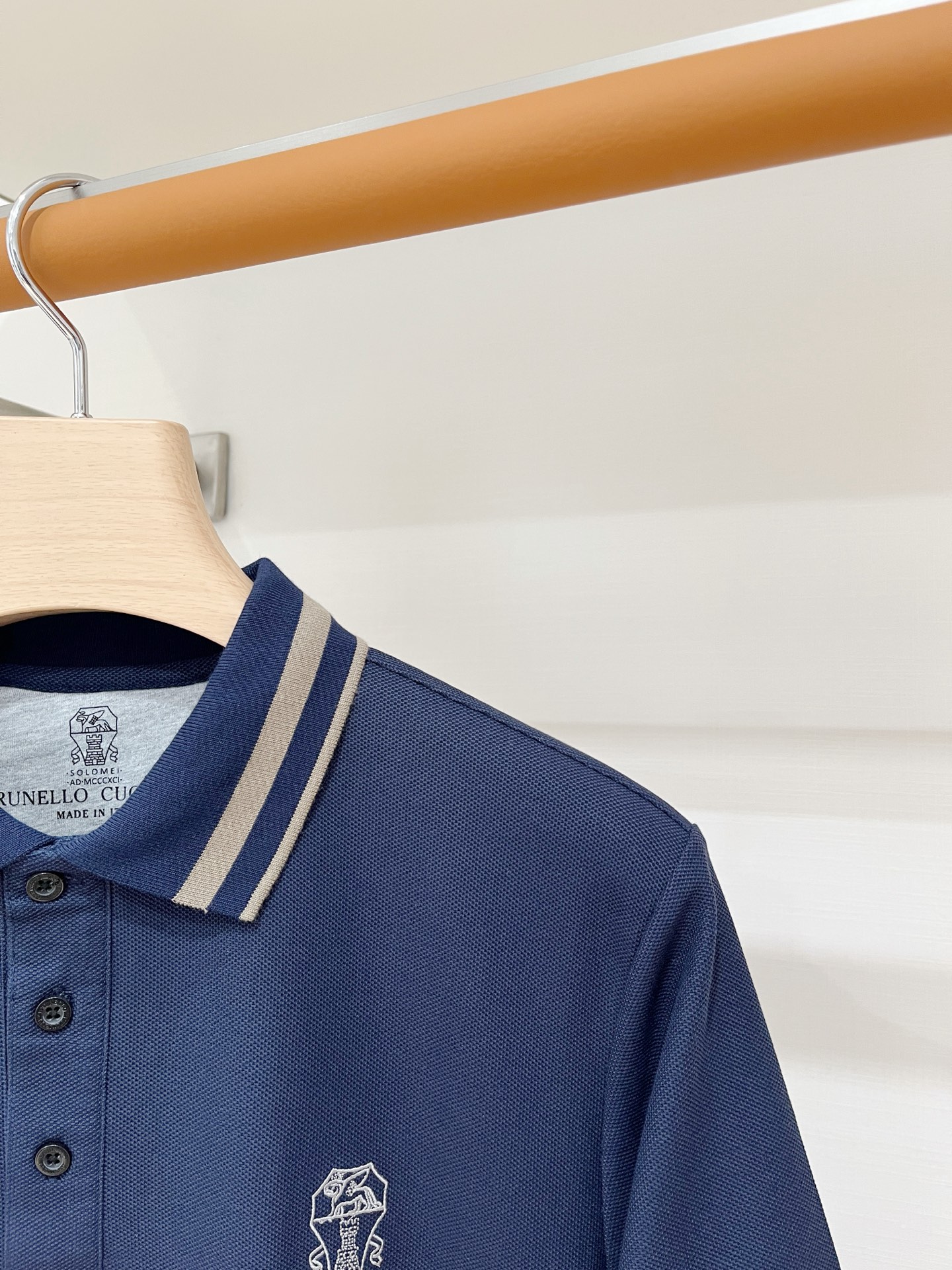 Brunello Cucinelli、2026新品短袖T恤，帅气时尚，胸前精致刺绣图案logo，简约百搭款。面料棉 不仅