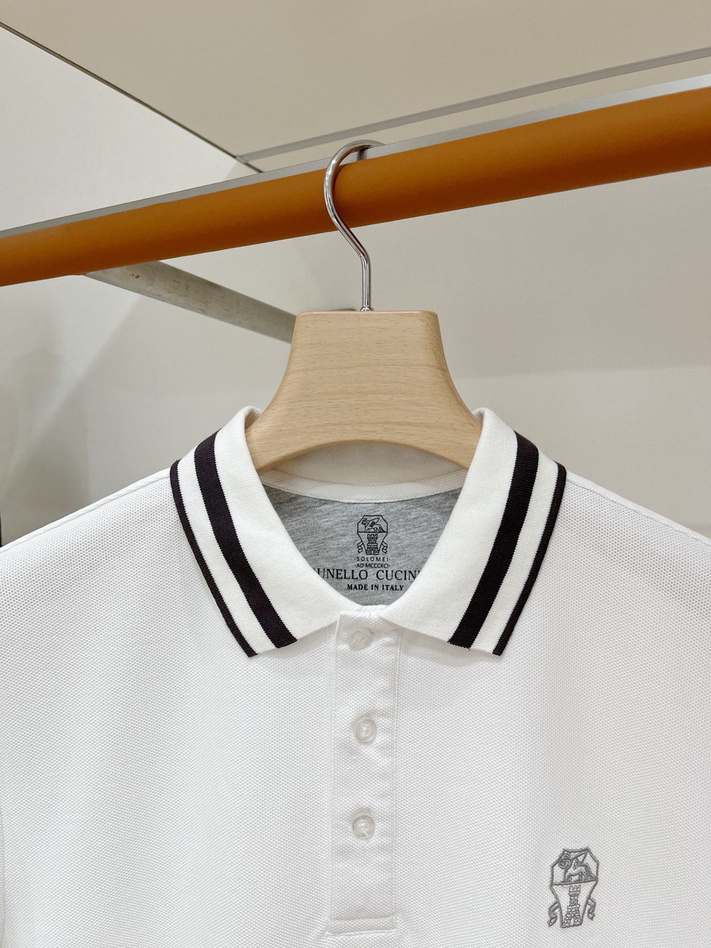Brunello Cucinelli、2026新品短袖T恤，帅气时尚，胸前精致刺绣图案logo，简约百搭款。面料棉 不仅
