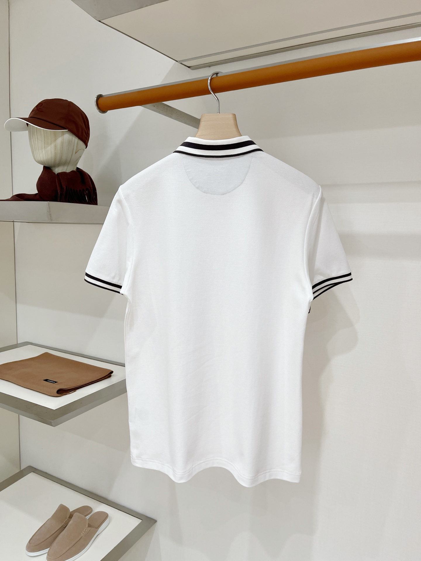 Brunello Cucinelli、2026新品短袖T恤，帅气时尚，胸前精致刺绣图案logo，简约百搭款。面料棉 不仅