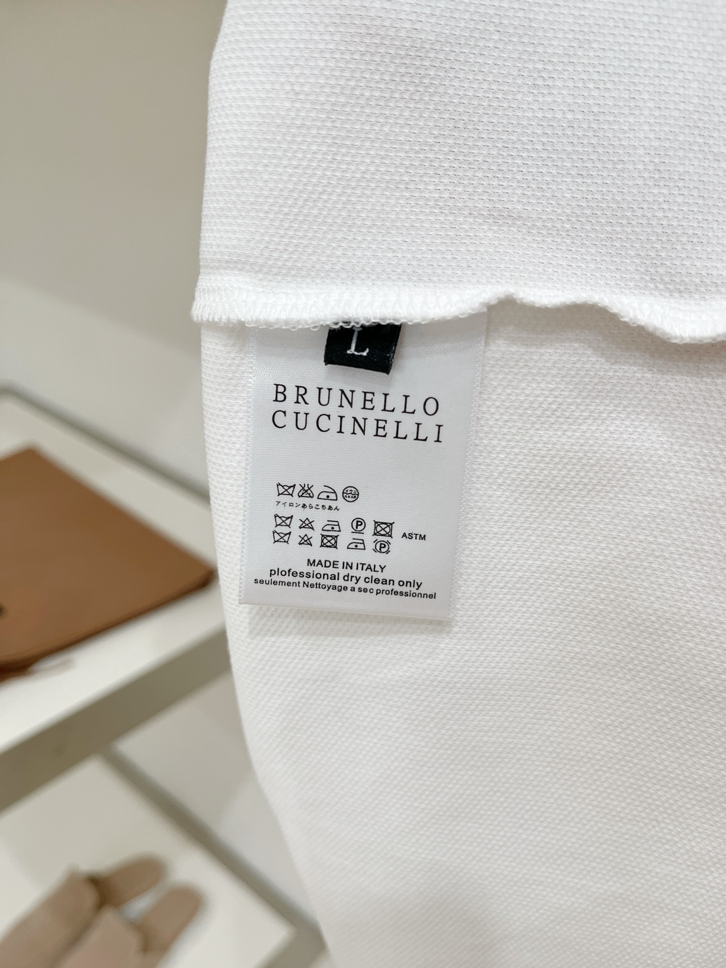 Brunello Cucinelli、2026新品短袖T恤，帅气时尚，胸前精致刺绣图案logo，简约百搭款。面料棉 不仅