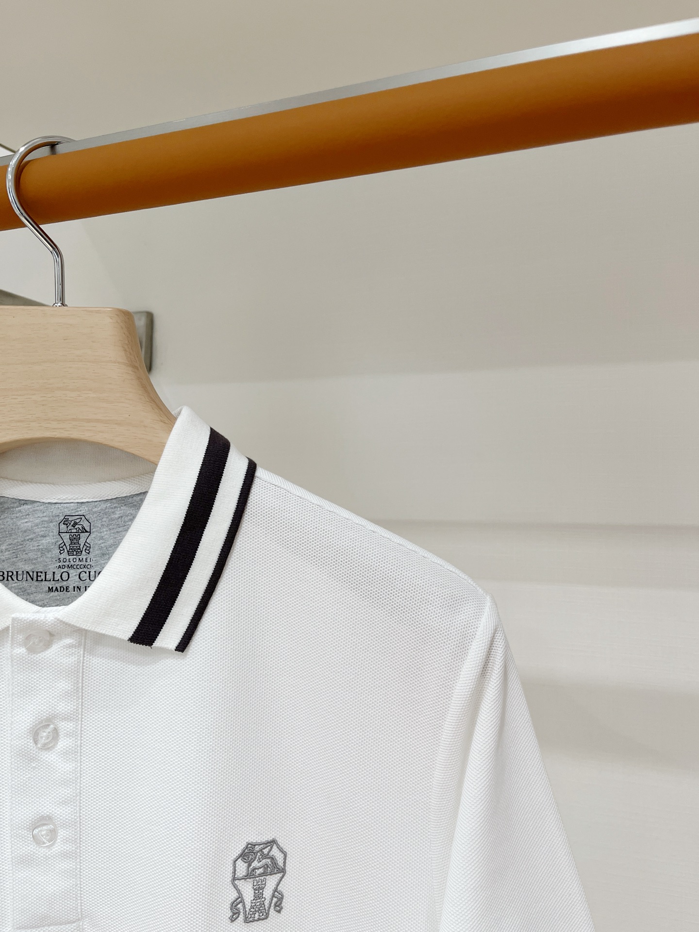 Brunello Cucinelli、2026新品短袖T恤，帅气时尚，胸前精致刺绣图案logo，简约百搭款。面料棉 不仅