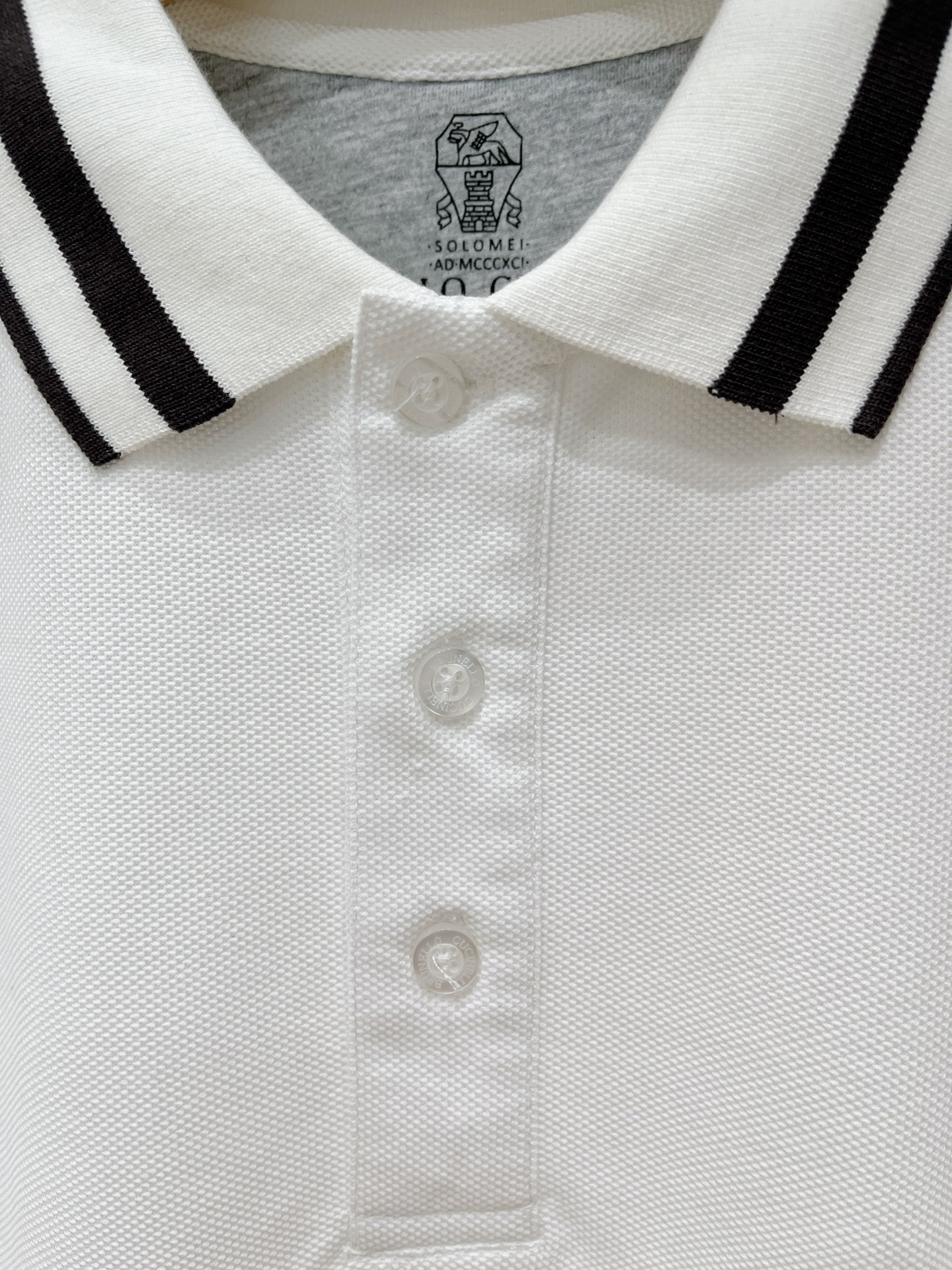 Brunello Cucinelli、2026新品短袖T恤，帅气时尚，胸前精致刺绣图案logo，简约百搭款。面料棉 不仅