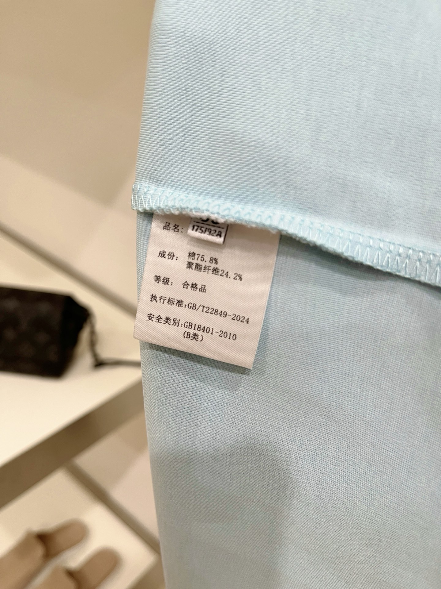 杰尼亚、2026新品短袖T恤，帅气时尚，简约百搭款。胸前精致刺绣图案logo，面料棉 不仅挺括，保持潮流的廓形，又穿着舒