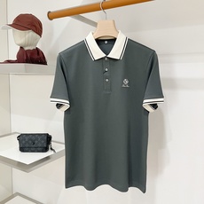 Loro piana、2026新品短袖T恤,帅气时尚,简约百搭款。胸前精致刺绣图案字母logo,面料棉 不仅挺括,保持潮 Loro piana、2026新品短袖T恤,帅气时尚,简约百搭款。胸前精致刺绣图案字母logo,面料棉 不仅挺括,保持潮