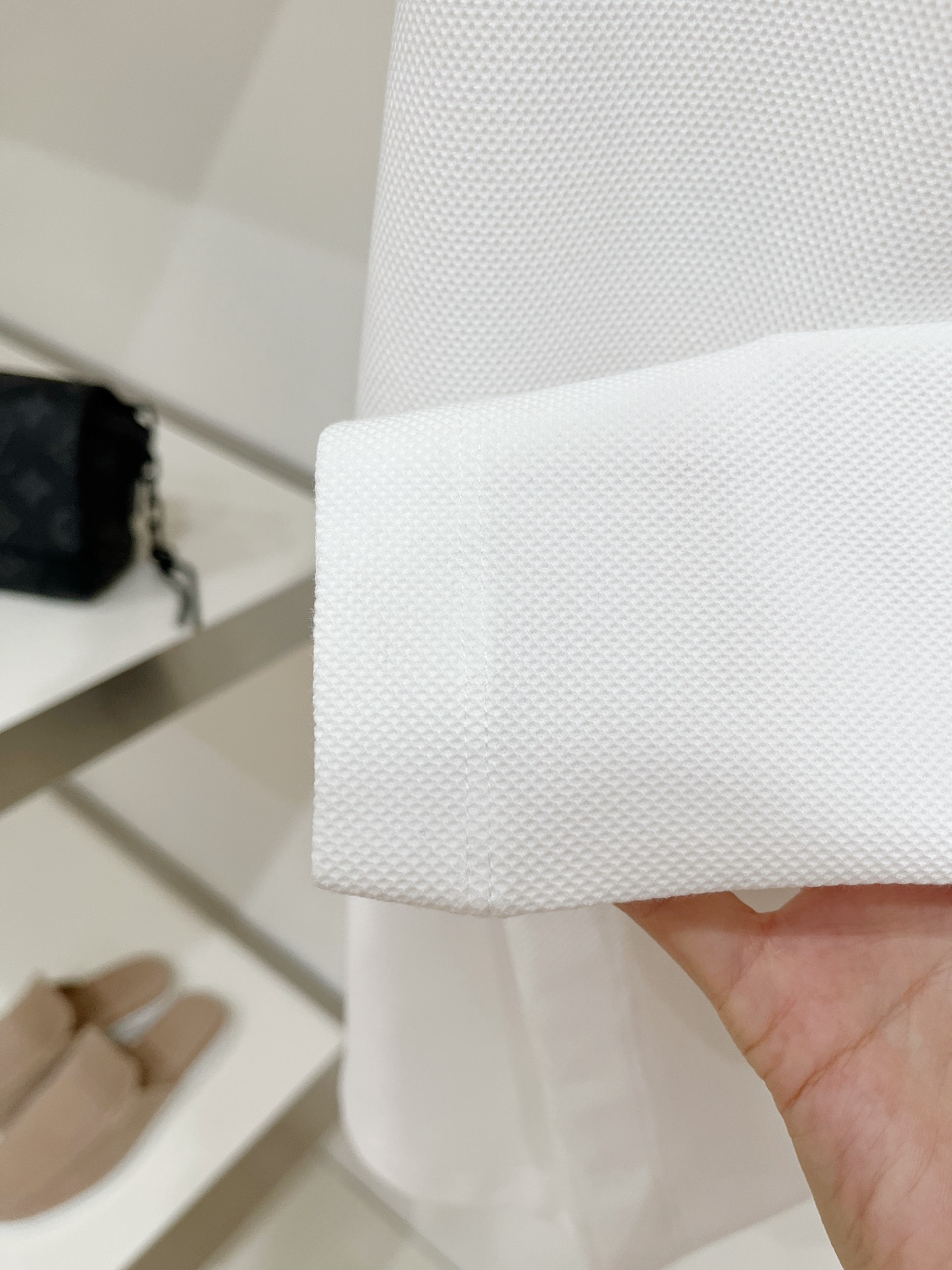 迪奥、2026新品短袖T恤，帅气时尚，胸前精致刺绣图案logo，简约百搭款。面料棉 不仅挺括，保持潮流的廓形，又穿着舒适