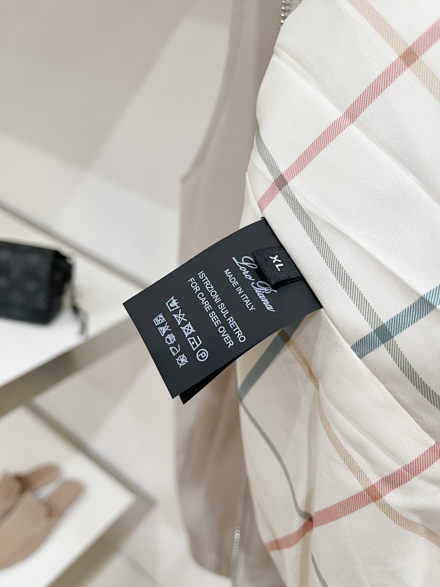 Loro piana、2026新品夹克马甲外套，时尚帅气，简约百搭款，胸前精致刺绣字母logo，定制原版面料，不仅挺括，
